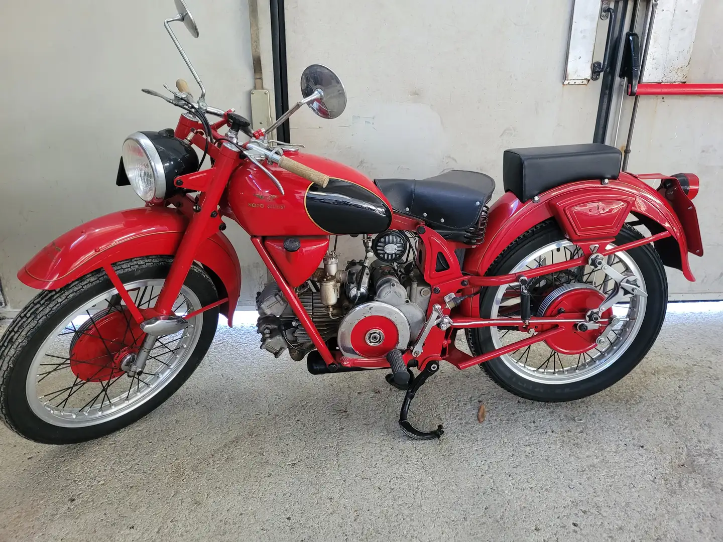 Moto Guzzi Airone 250 Sport Rojo - 1