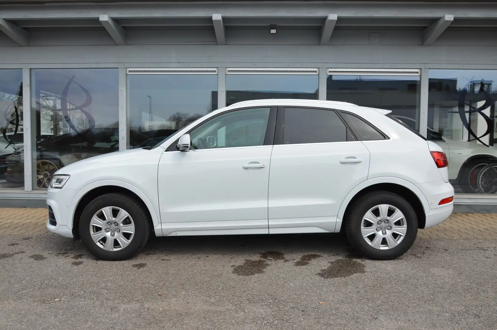 Audi Q3 sport quattro*AUTOMATIK*NAVI*PDC*SHZ*CAM*KEYL Weiß - 2