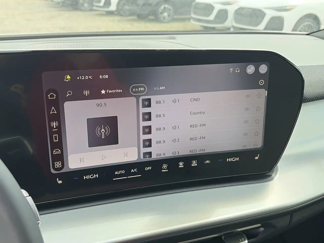 Audi Q3 снимка Audi Q3