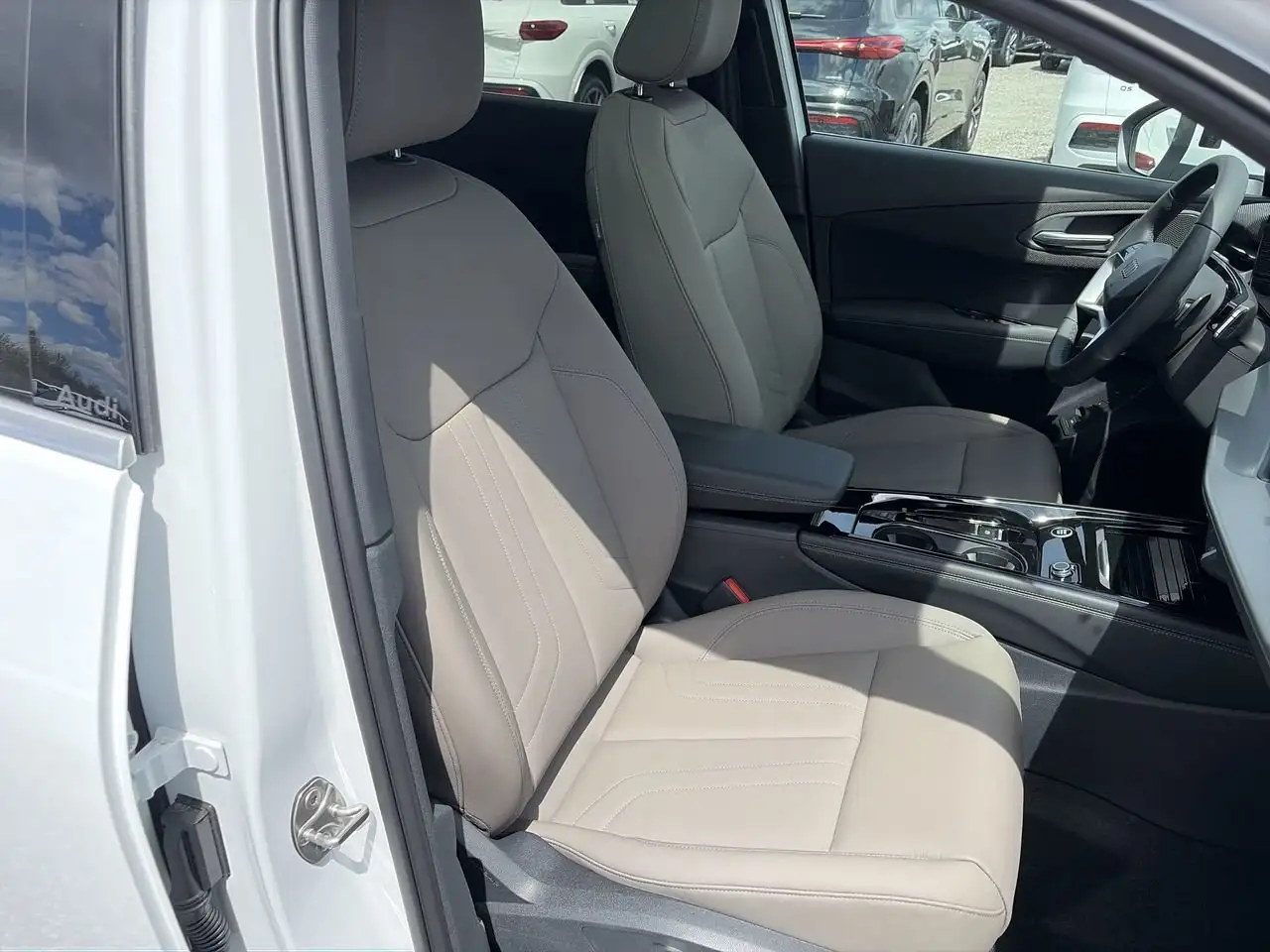 Audi Q3 снимка Audi Q3