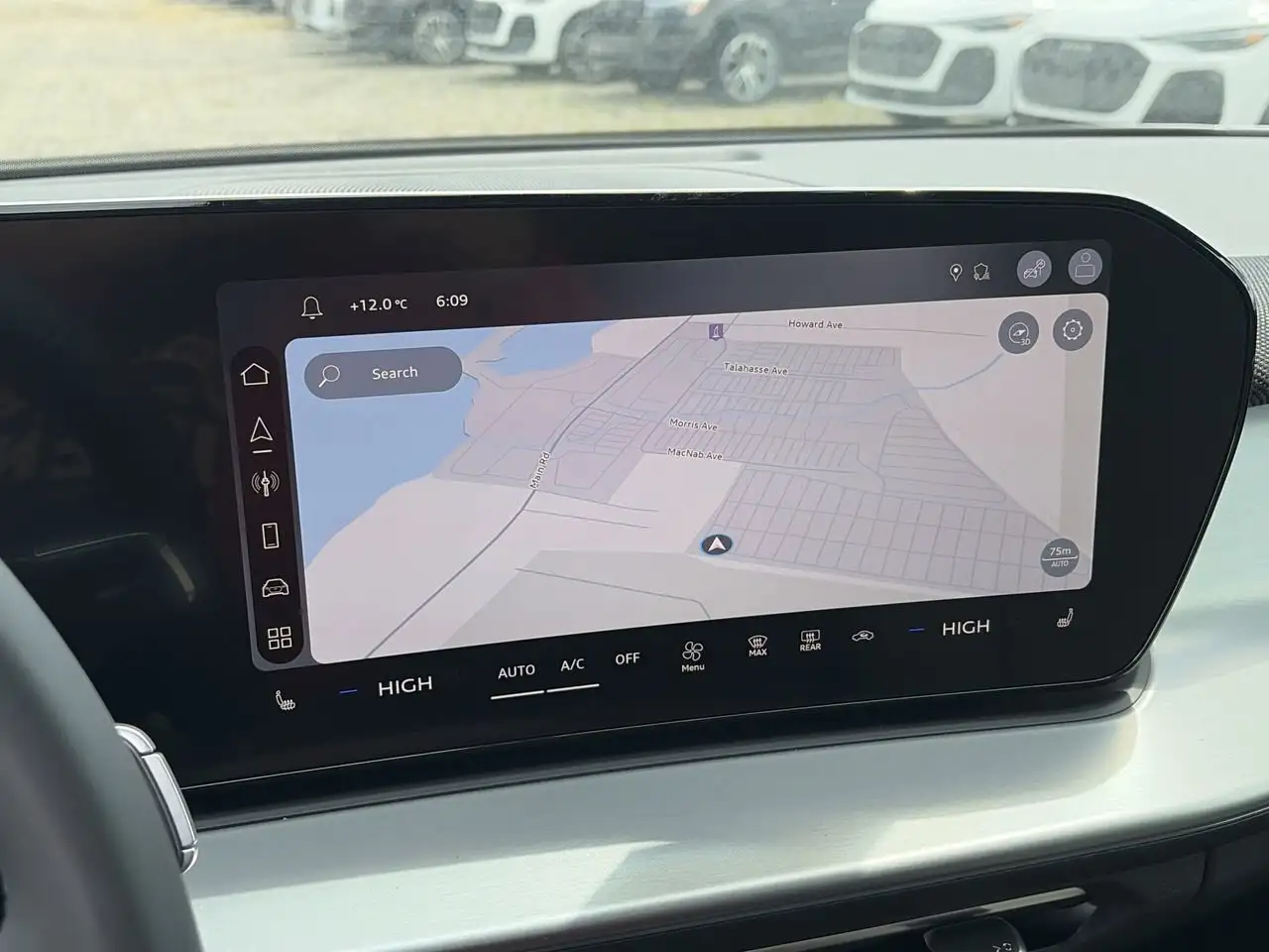 Audi Q3 снимка Audi Q3