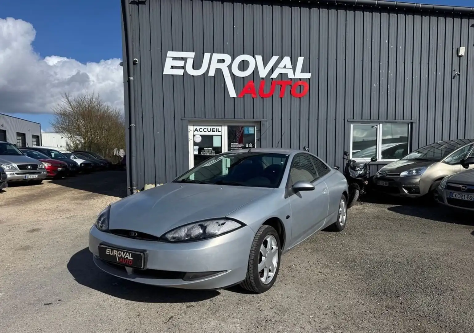 Ford Cougar 2.0 130ch basis 3p Grau - 1