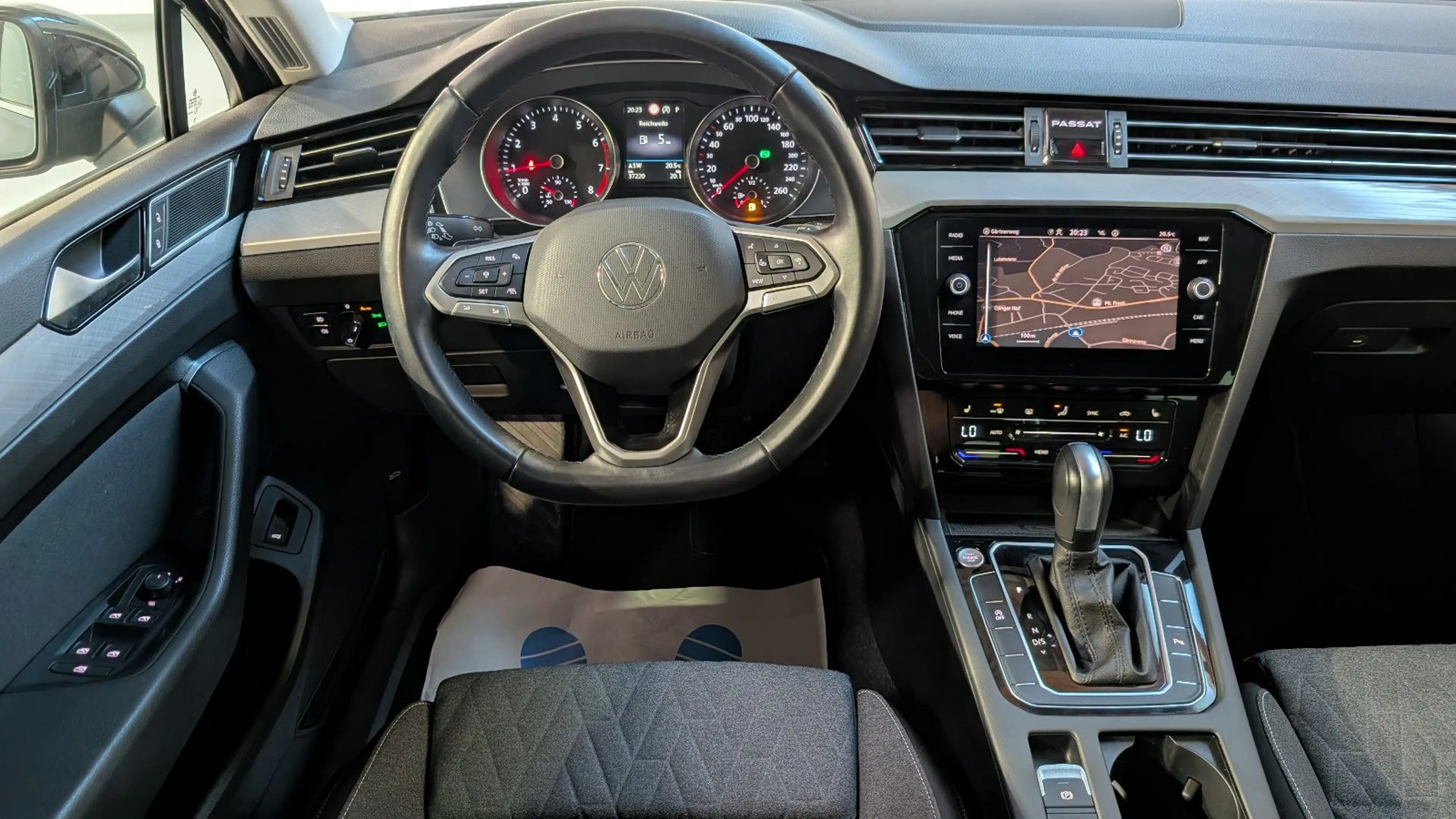 Volkswagen Passat Variant Passat 1.5 TSI Business ACC+SIDE+KAM+LED+AHK — photo 10