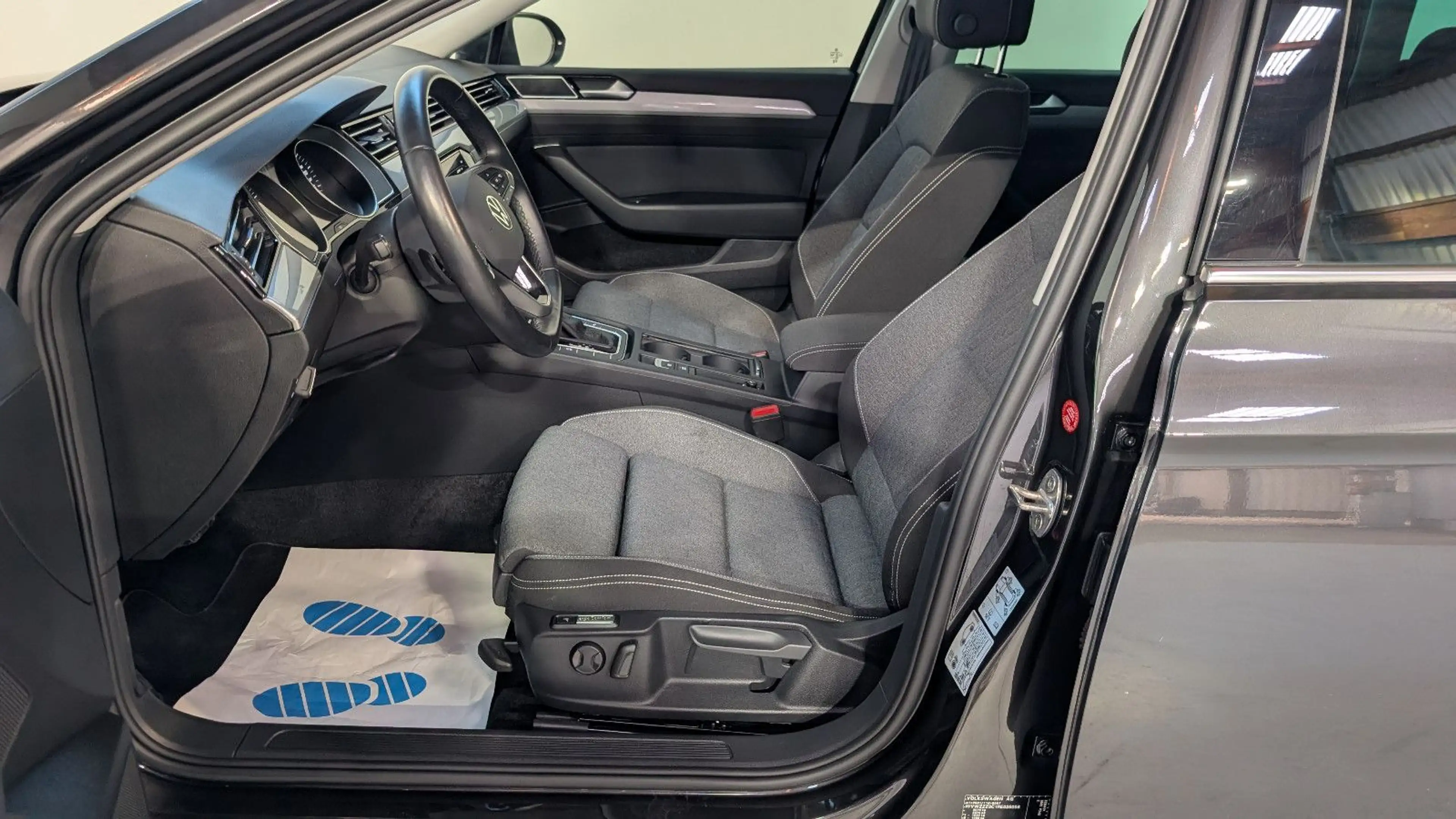 Volkswagen Passat Variant Passat 1.5 TSI Business ACC+SIDE+KAM+LED+AHK — photo 15