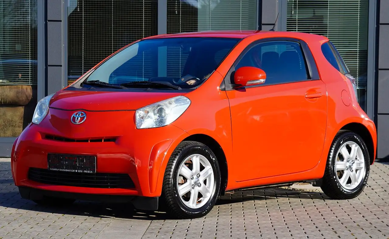 Toyota iQ