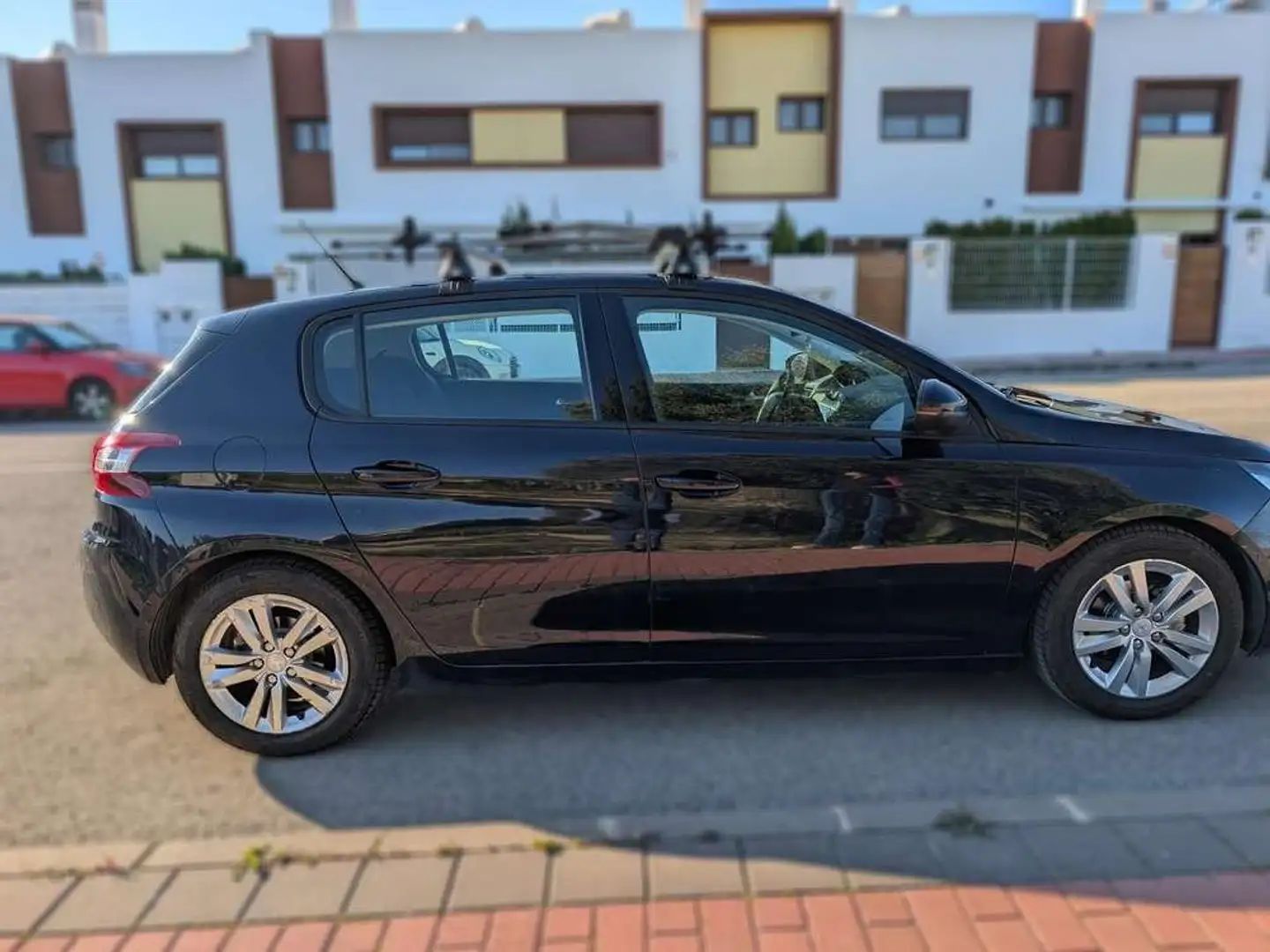 Peugeot 308 SW 1.6HDi Active 92 FAP Negro - 2