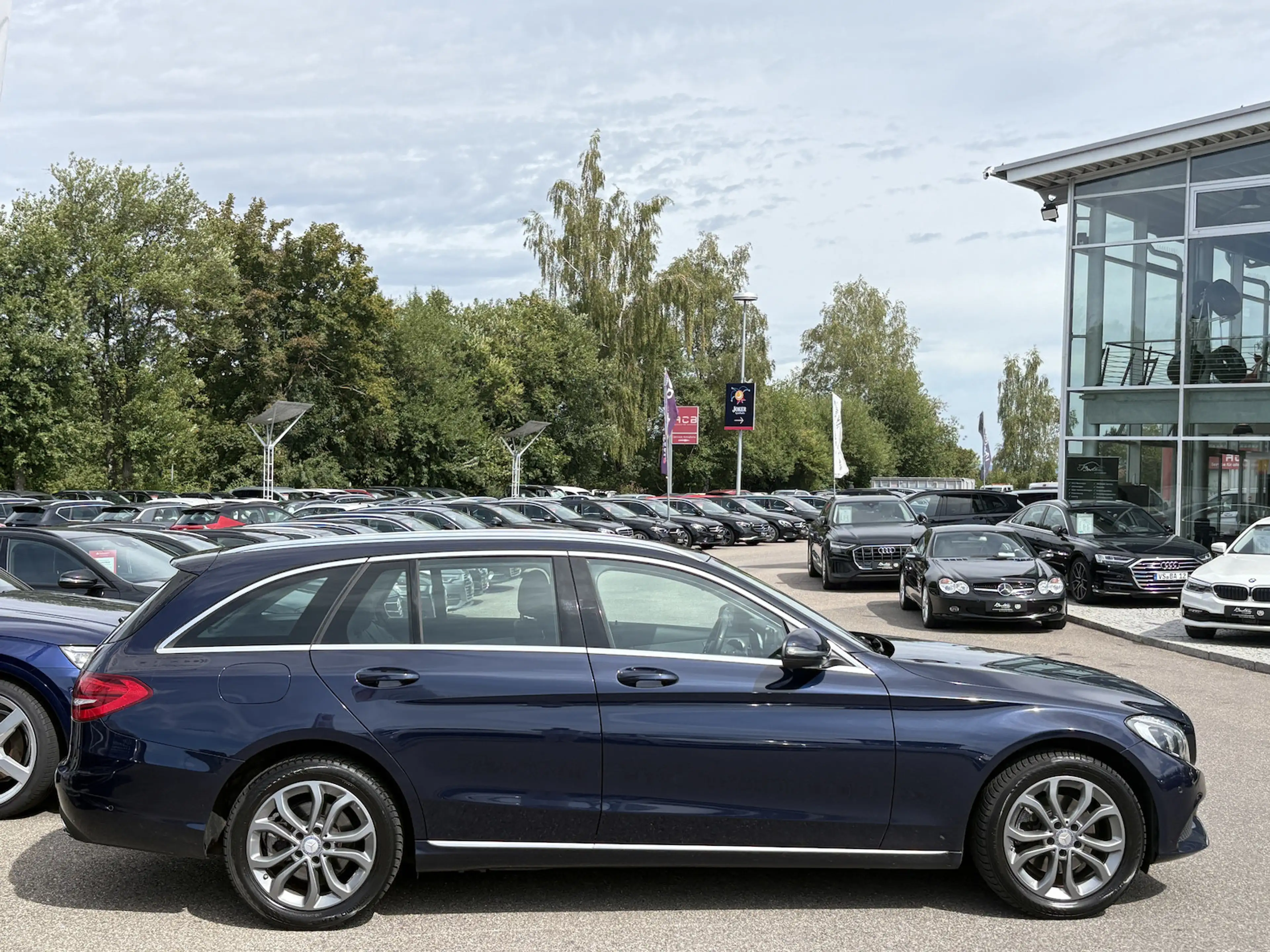 Mercedes-Benz C 220 d 4Matic KAMERA/NAVI/PANO/SITZHEIZUNG/AHK — photo 8