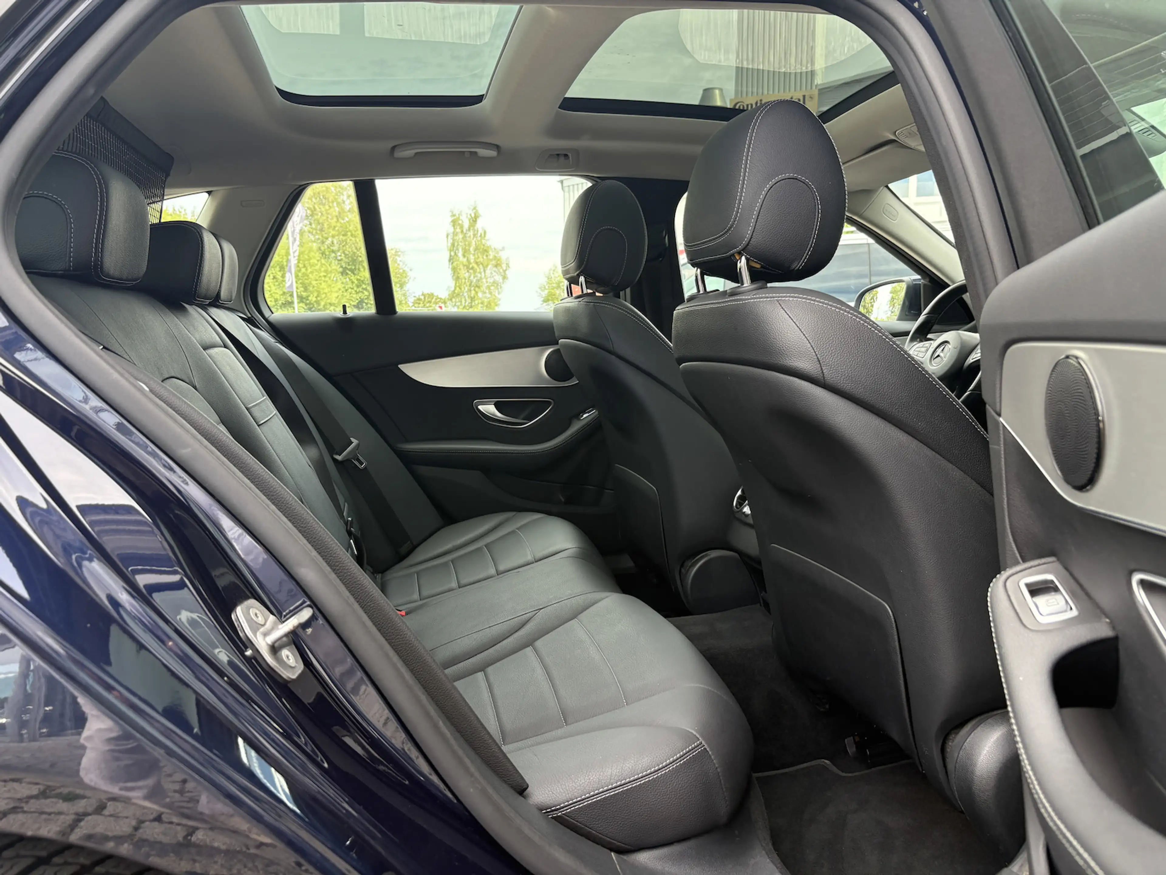 Mercedes-Benz C 220 d 4Matic KAMERA/NAVI/PANO/SITZHEIZUNG/AHK — photo 14