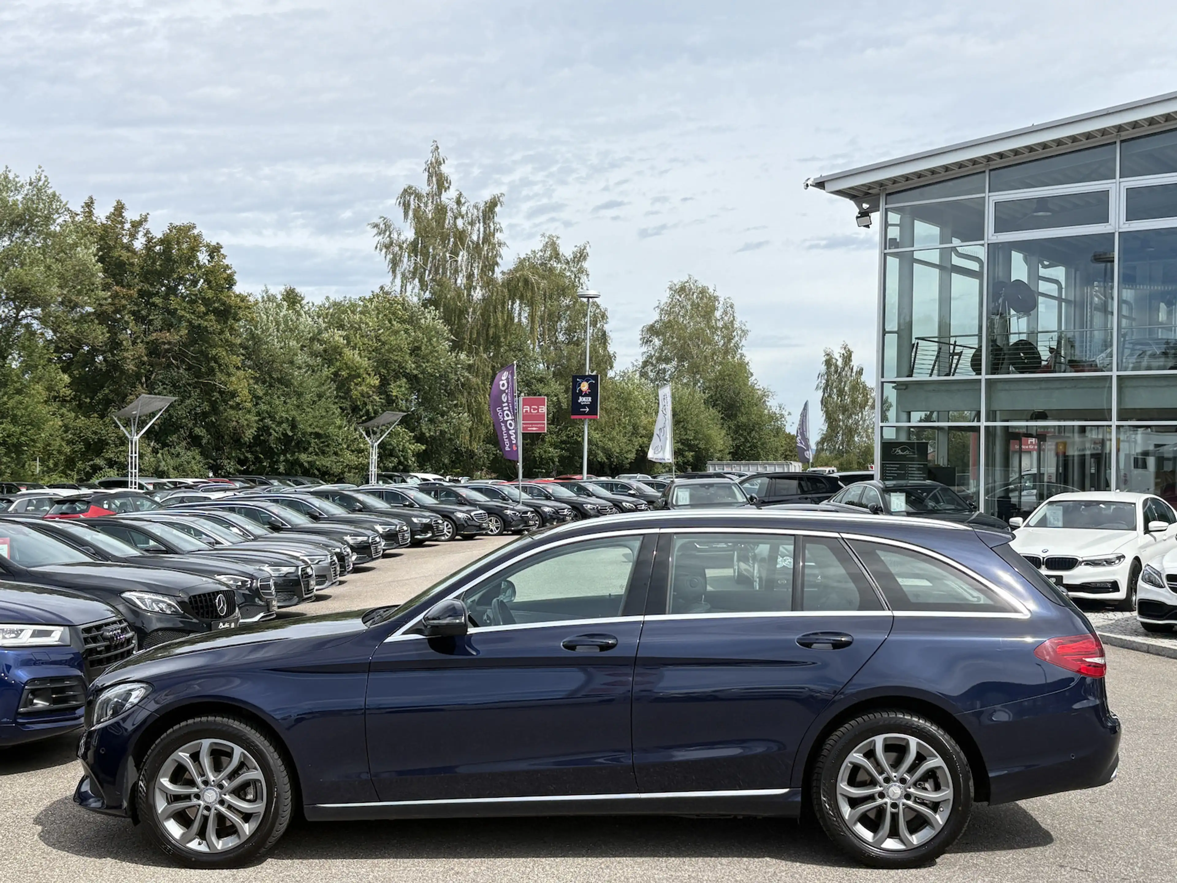 Mercedes-Benz C 220 d 4Matic KAMERA/NAVI/PANO/SITZHEIZUNG/AHK — photo 3