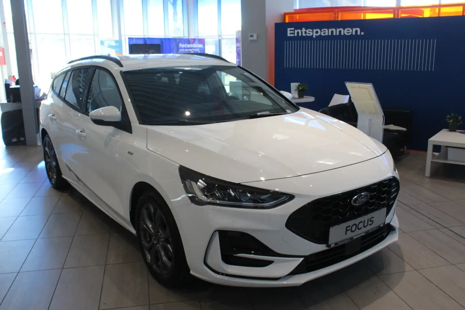 Ford Focus ST-Line Turnier 1.0I IACC*BLIS*NAV*CAM Blanc - 2