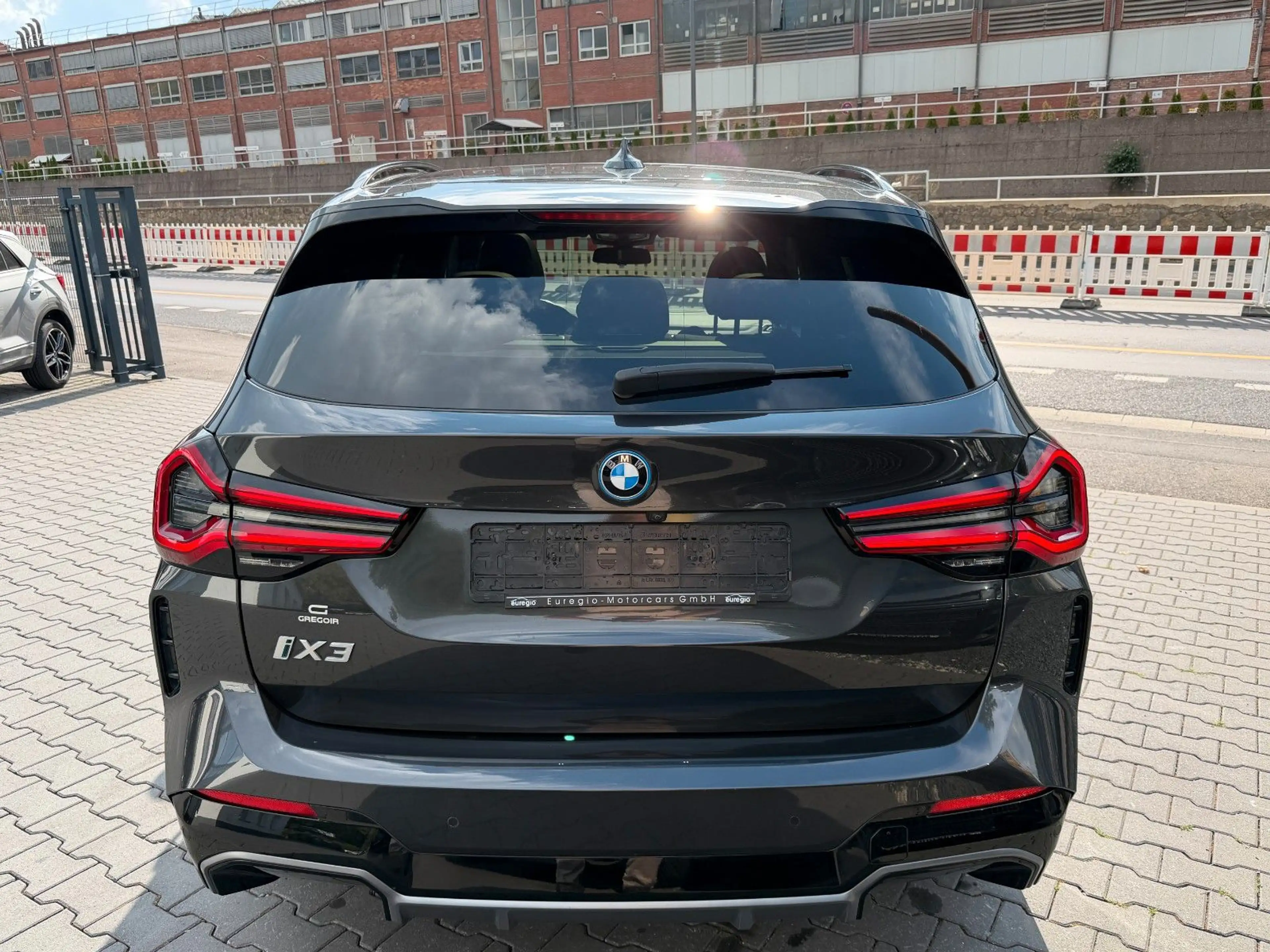 BMW iX3 Impressive 1 Hand - Laser - M Sportpaket /// — photo 8
