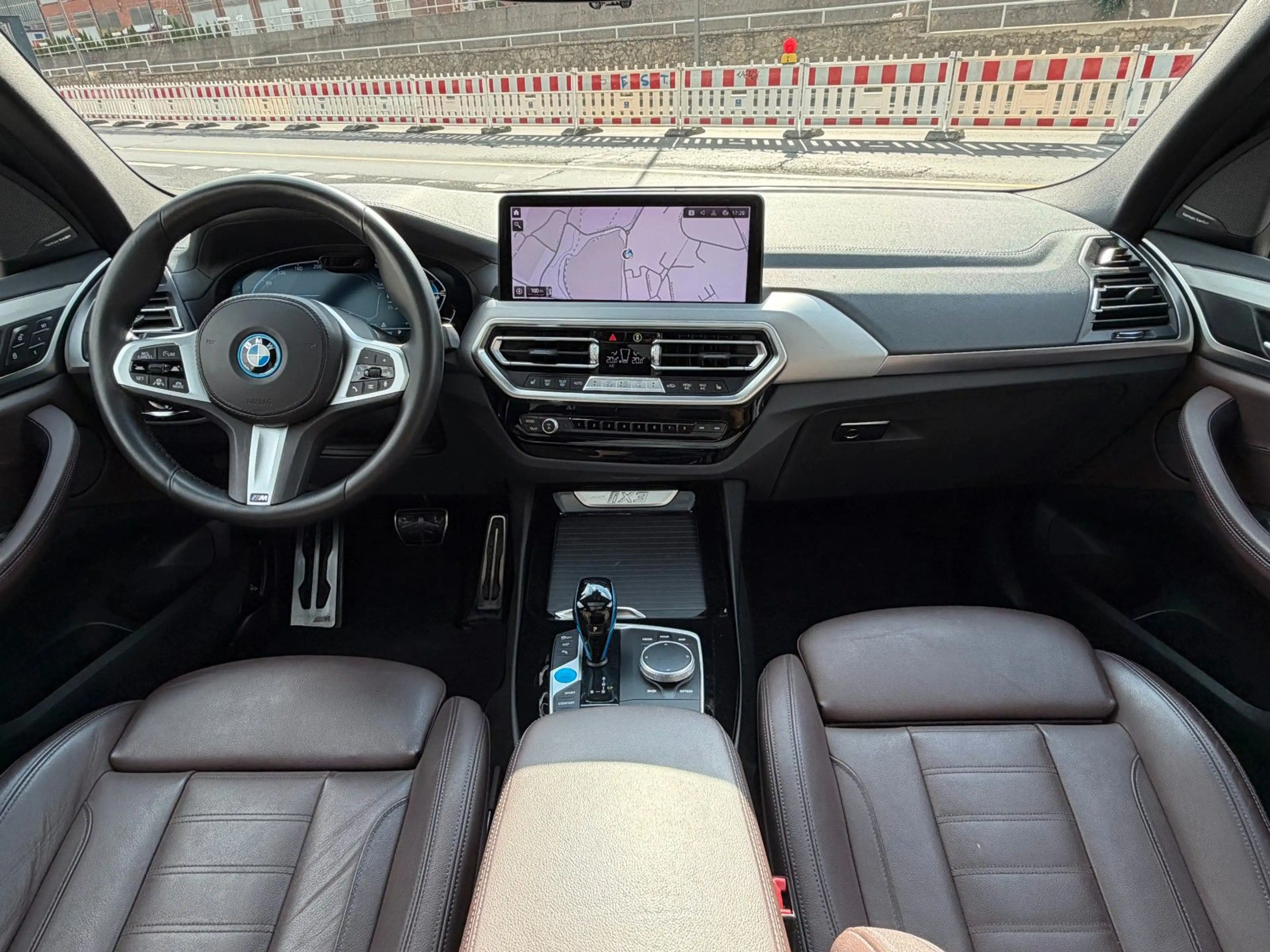BMW iX3 Impressive 1 Hand - Laser - M Sportpaket /// — photo 13