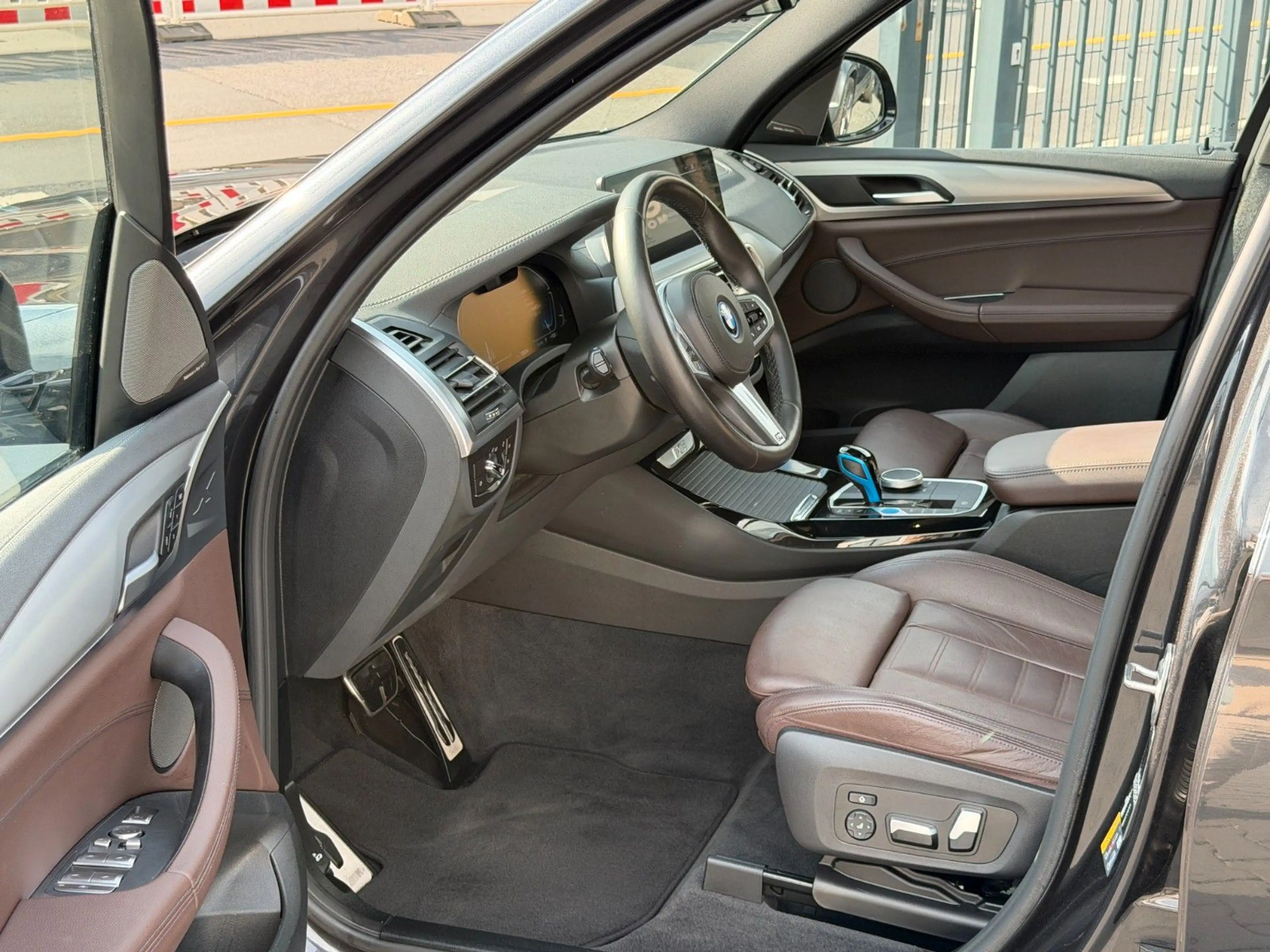 BMW iX3 Impressive 1 Hand - Laser - M Sportpaket /// — photo 12