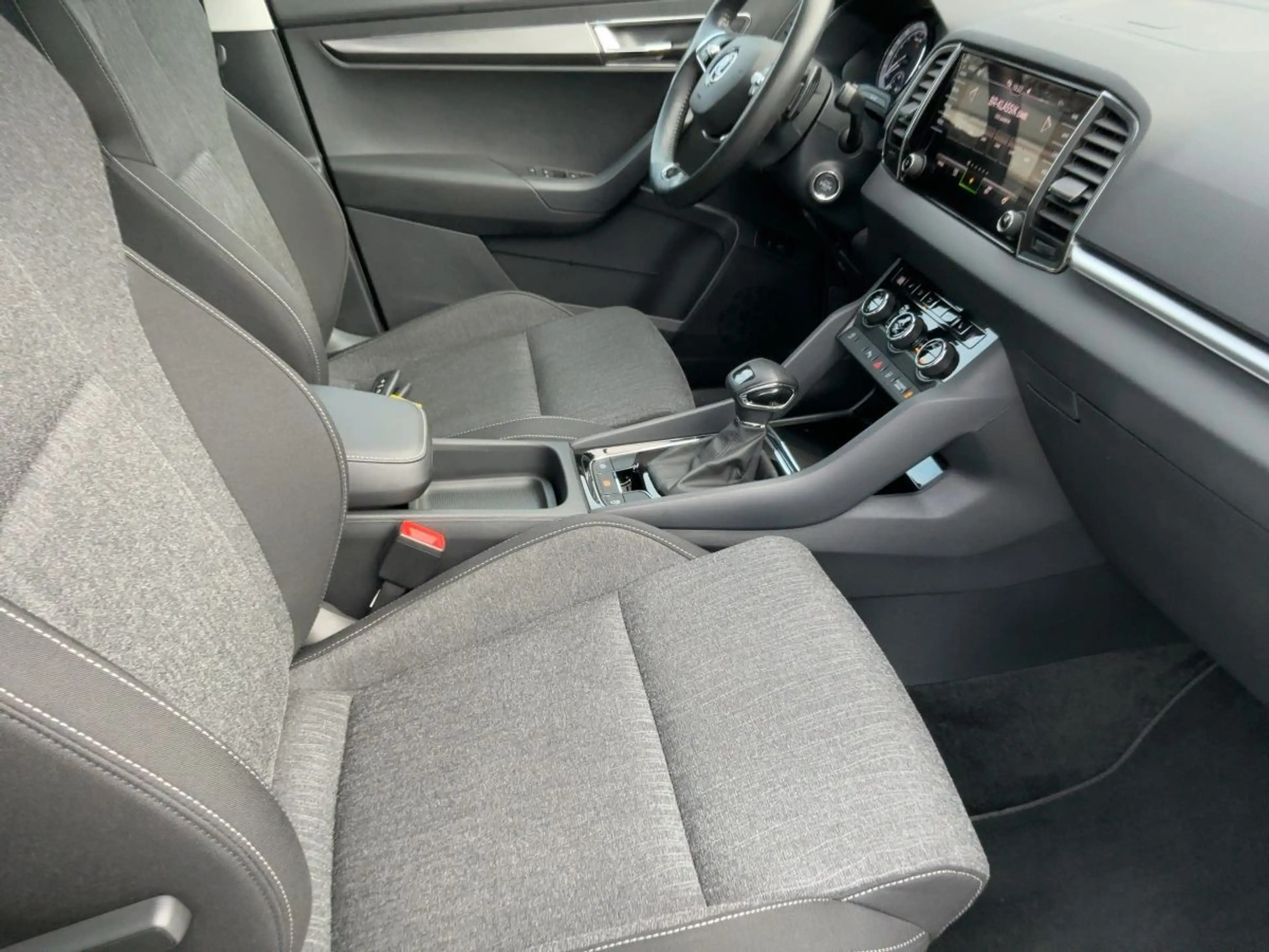 Skoda Karoq 2.0 TDI DSG 4x4 STYLE LED+ACC+STDHZG+AHK — photo 12
