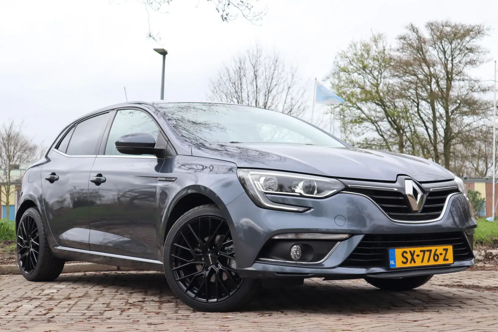 Renault Megane 1.3 TCe | Navi | 18 inch | Carplay | Grijs - 2