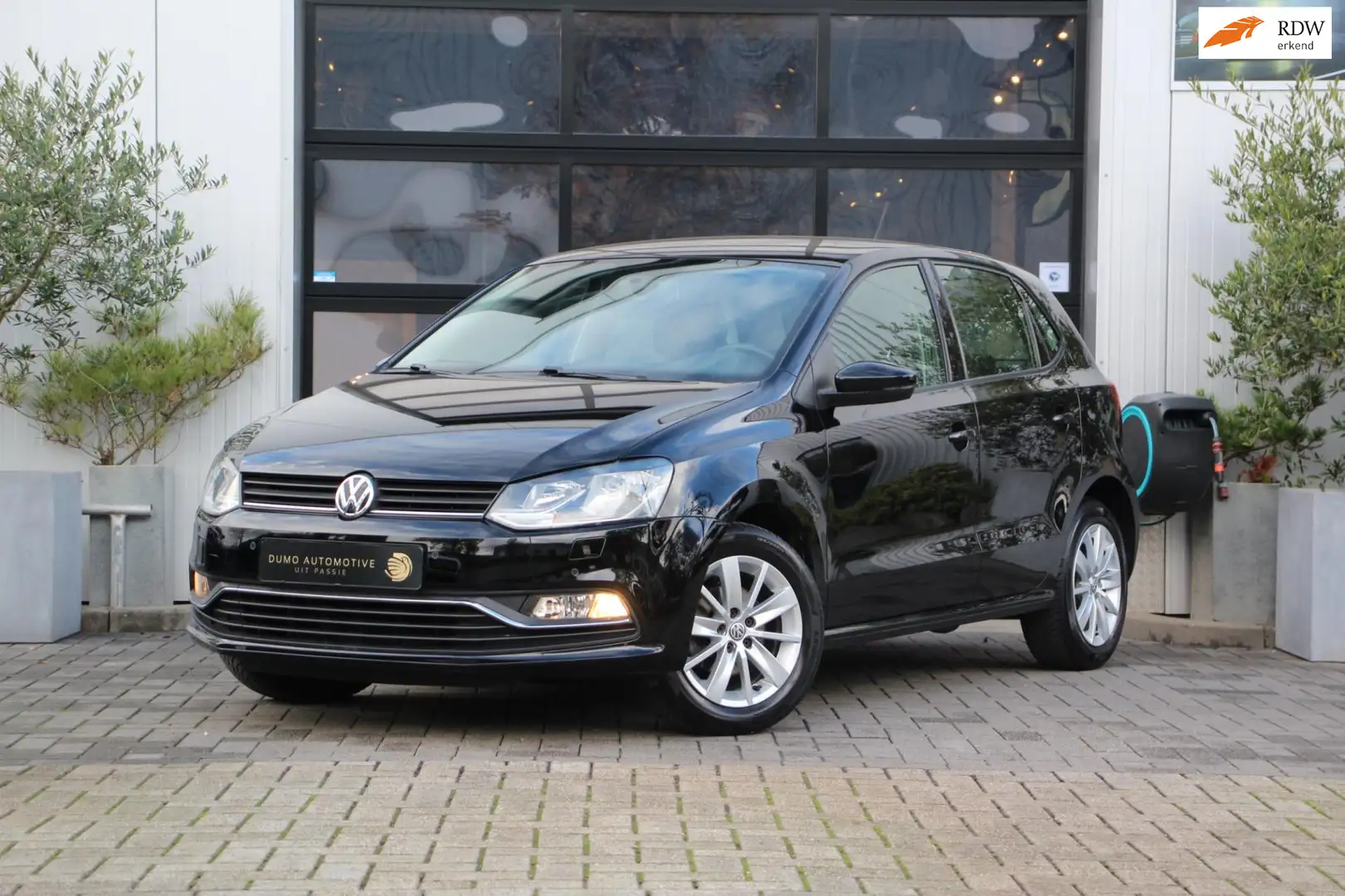 Volkswagen Polo 1.0 MPI Comfortline - 5DRS - STOEL VERWARMING - PD Noir - 1