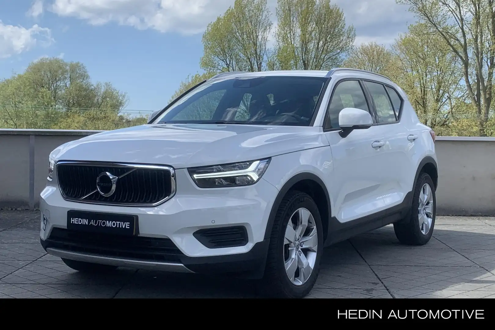 Volvo XC40 1.5 T3 Momentum Pro | Stoelverwarming | Parkeersen Wit - 1