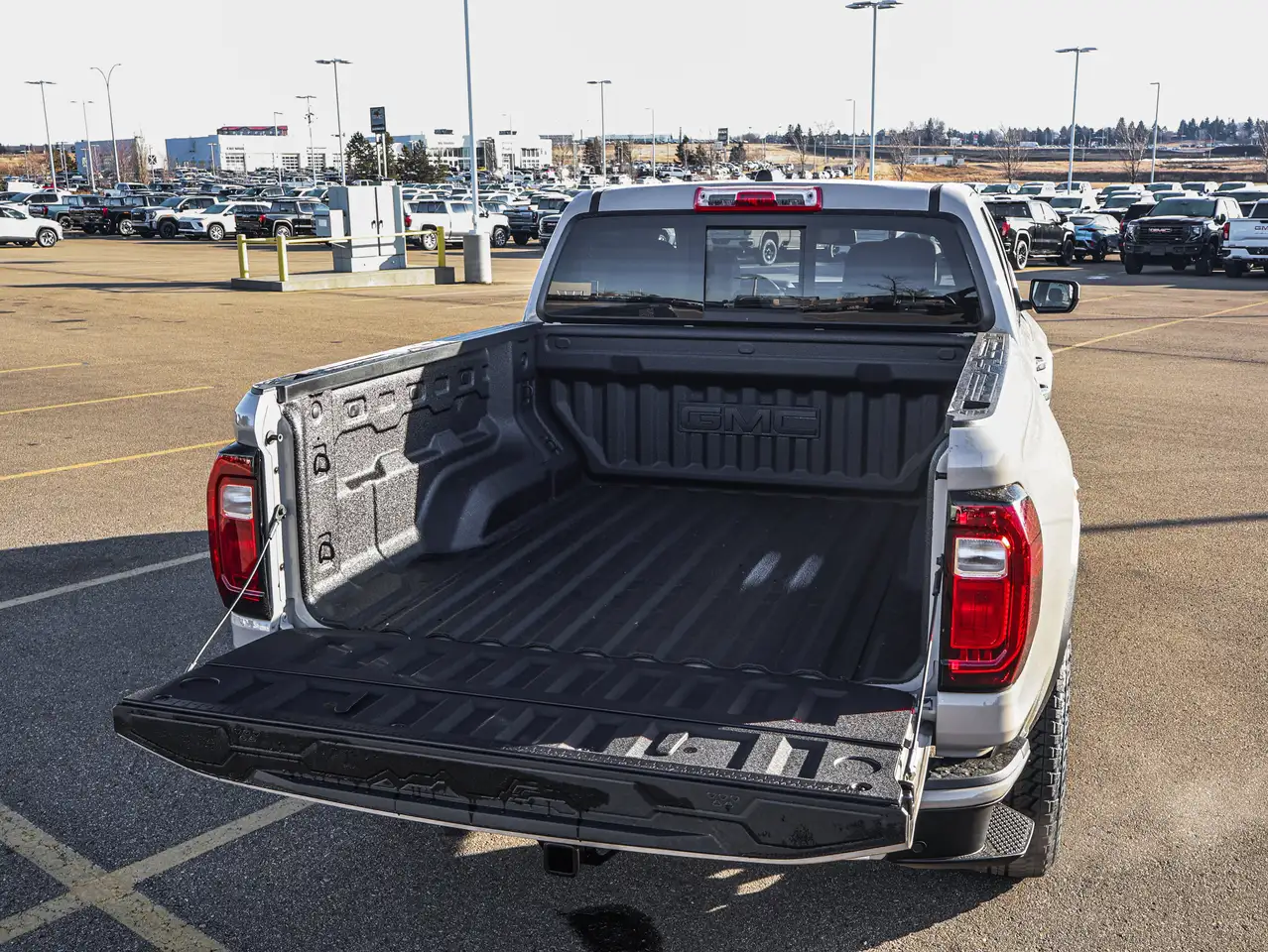 GMC Canyon снимка GMC Canyon