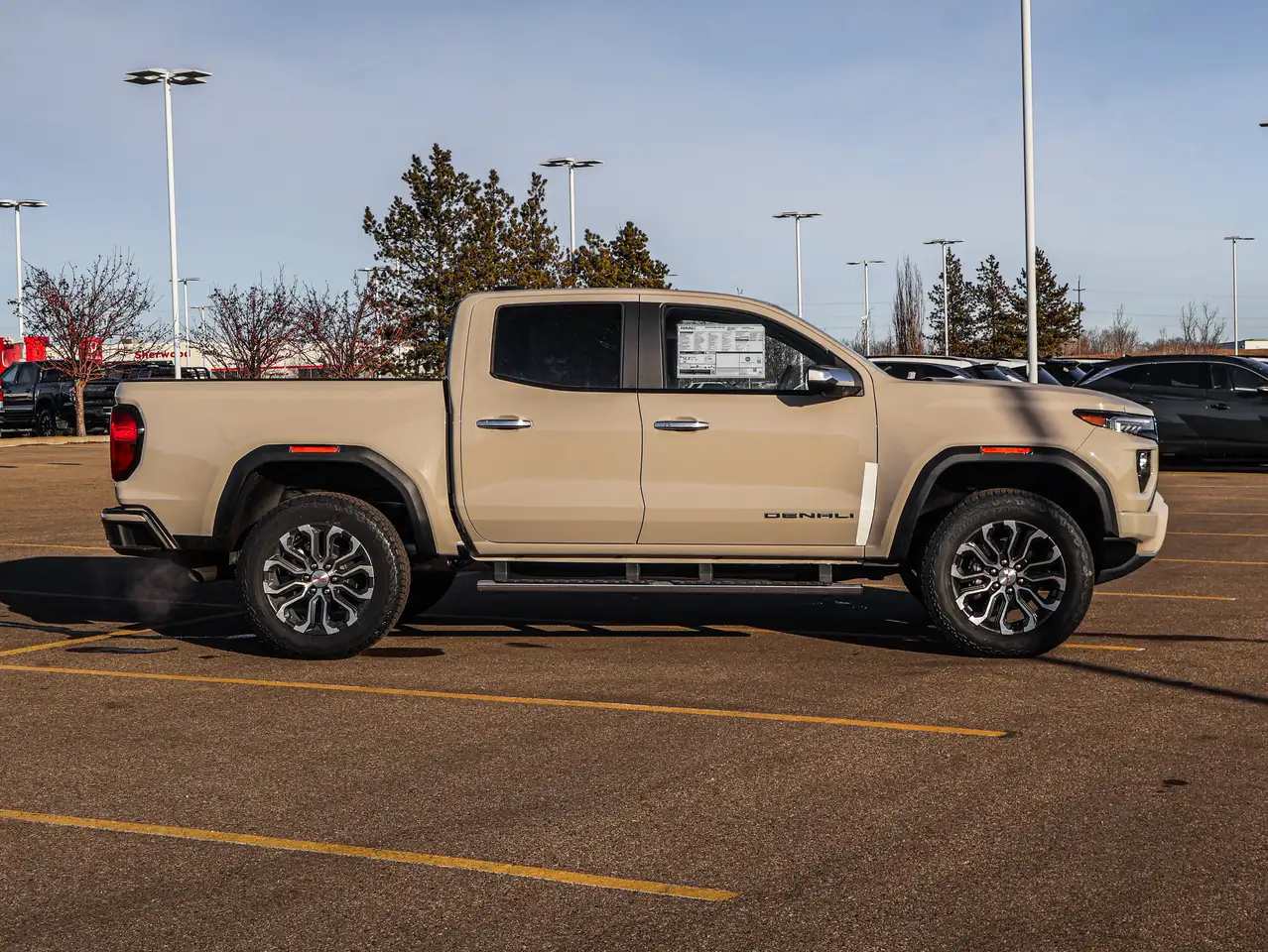 GMC Canyon снимка GMC Canyon