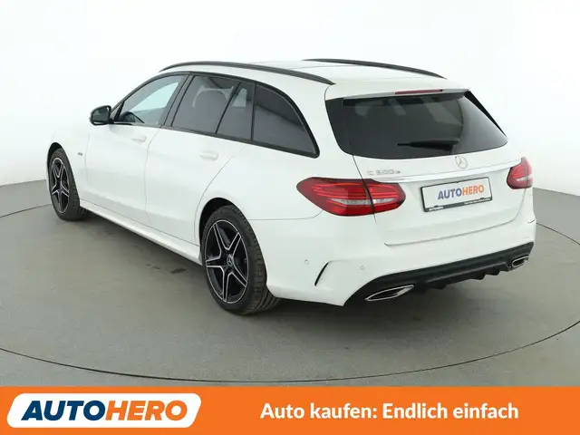 Mercedes-Benz C-Class view 4