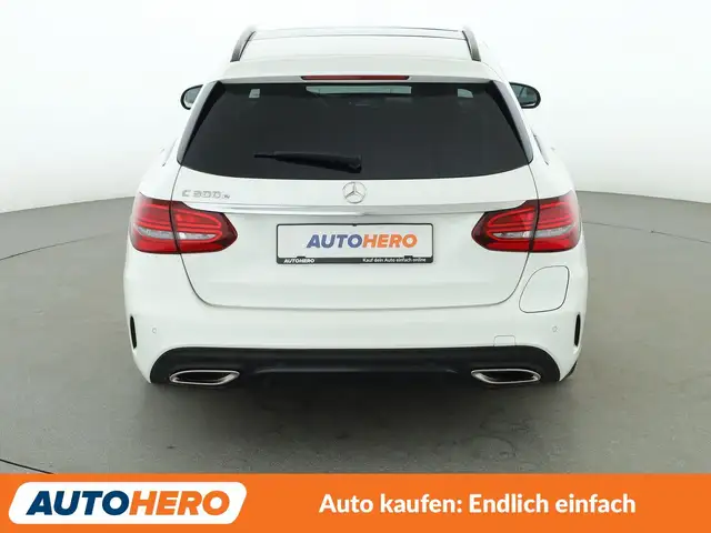 Mercedes-Benz C-Class view 5