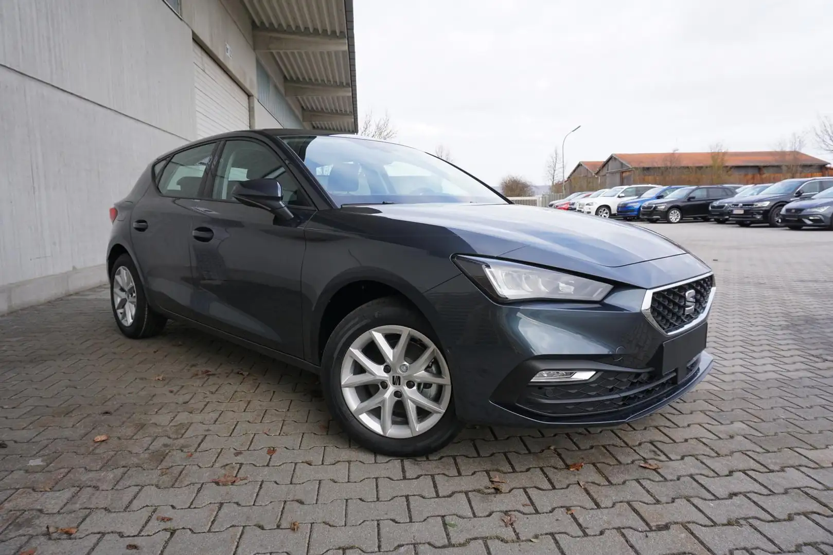 SEAT Leon Style DSG 1,5eTSI Navi LED ACC PDC Gris - 1