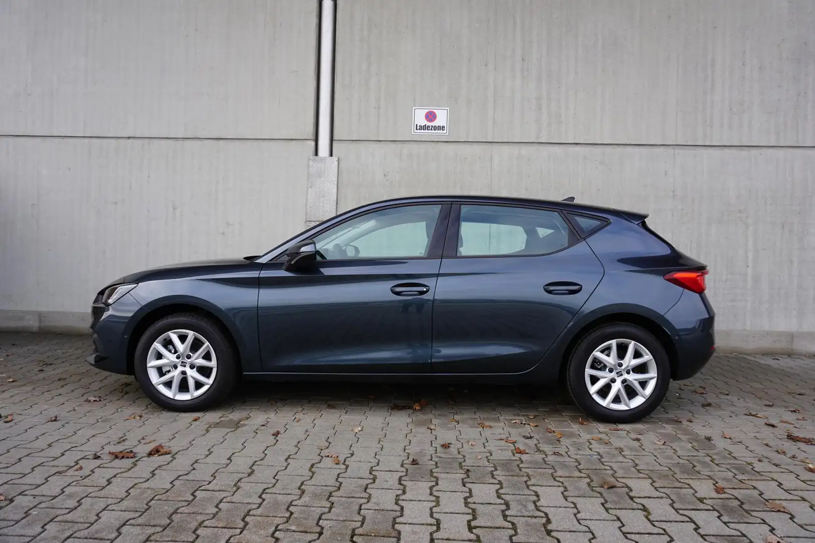 SEAT Leon Style DSG 1,5eTSI Navi LED ACC PDC Gris - 2