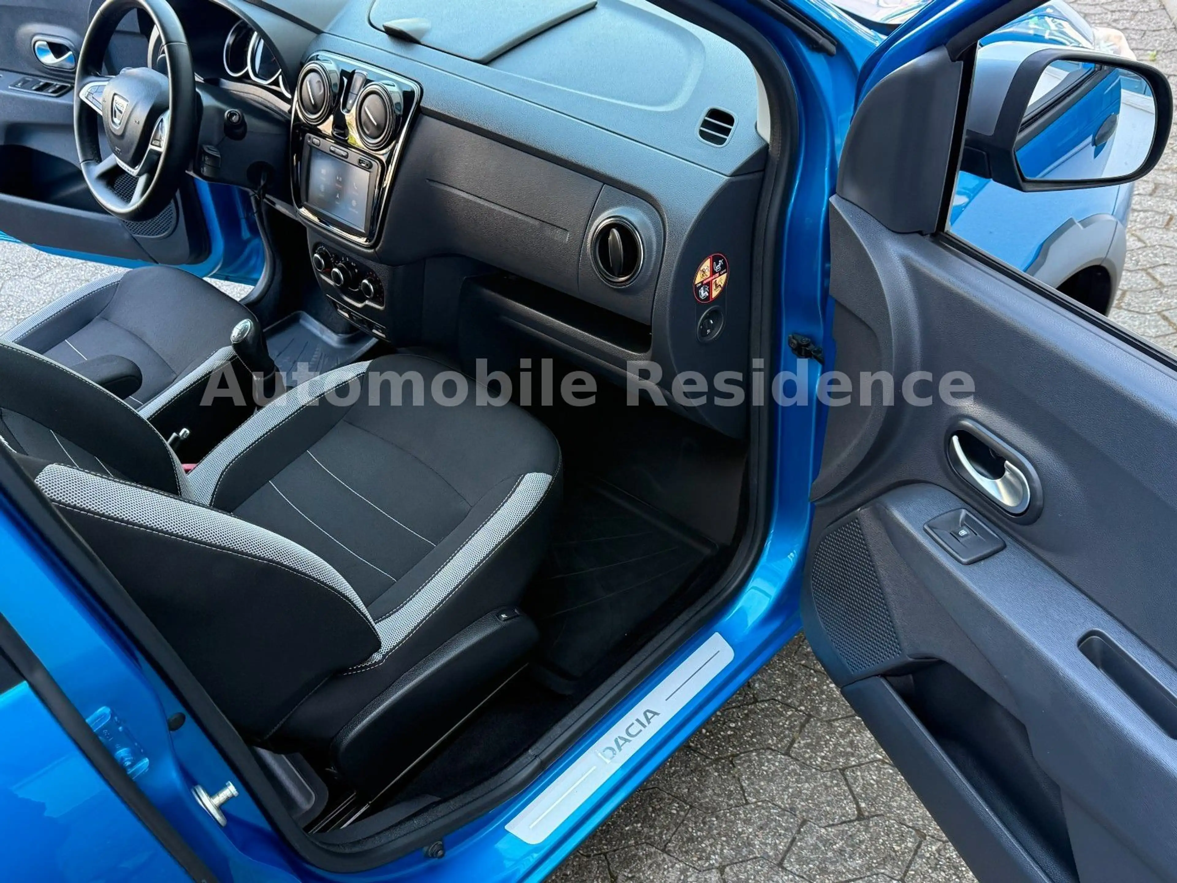 Dacia Lodgy Stepway 1.2*7SITZ*NAVISHZ*TEMP*PDC*1VB*TOP — photo 7