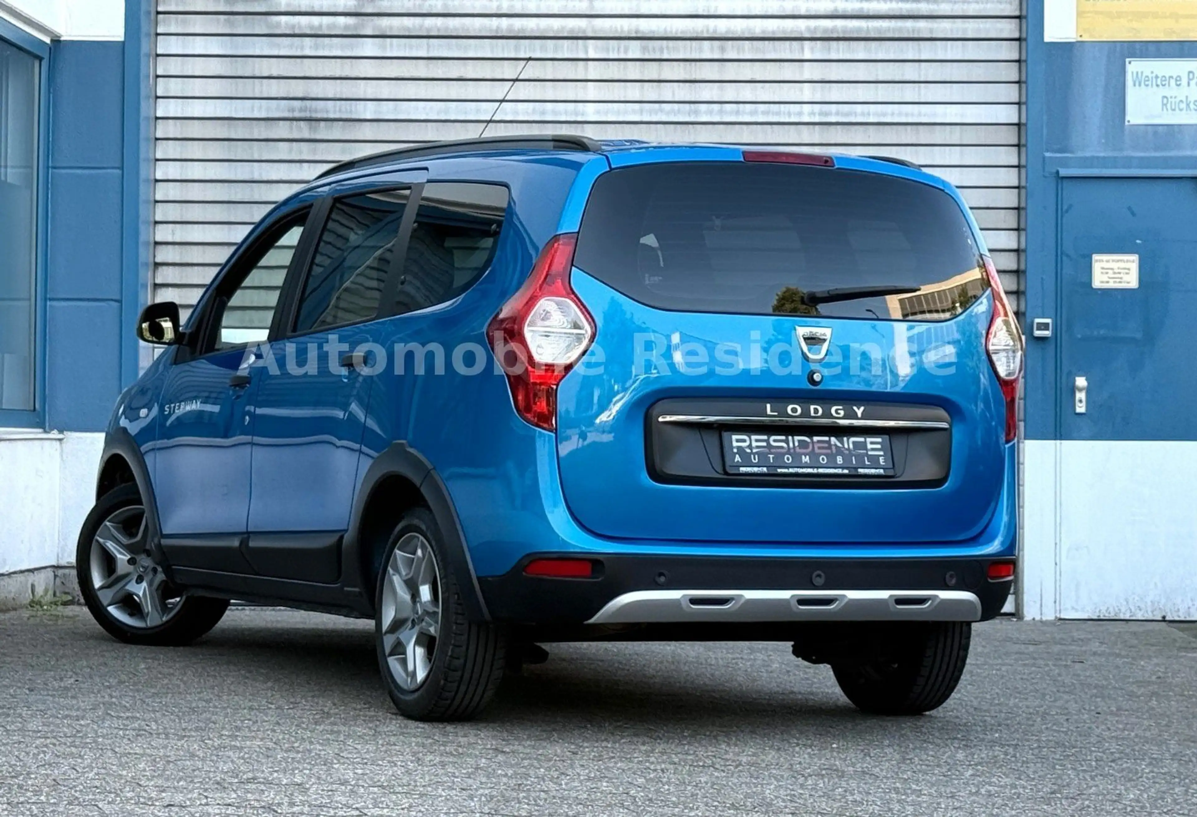 Dacia Lodgy Stepway 1.2*7SITZ*NAVISHZ*TEMP*PDC*1VB*TOP — photo 3