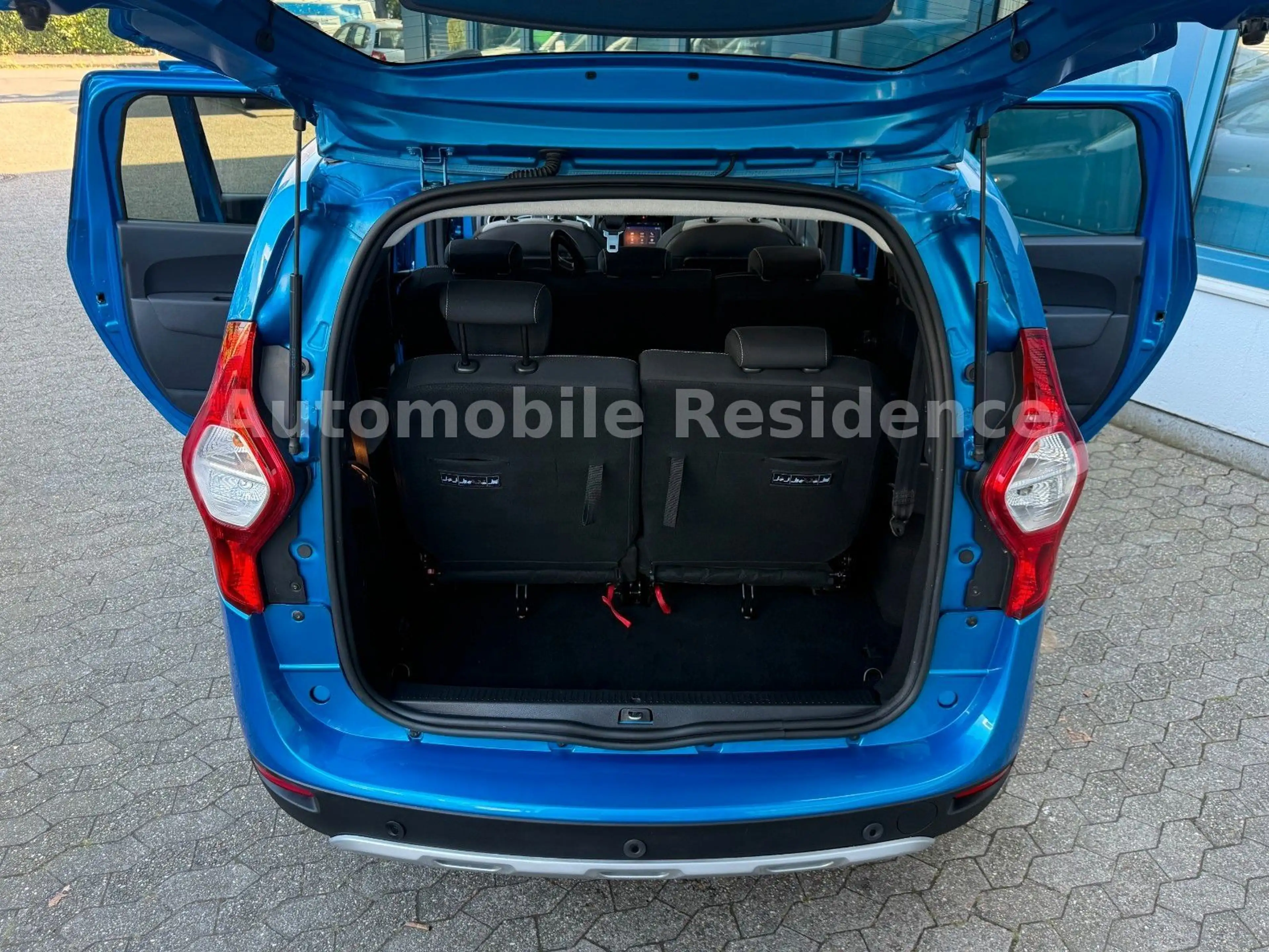 Dacia Lodgy Stepway 1.2*7SITZ*NAVISHZ*TEMP*PDC*1VB*TOP — photo 11