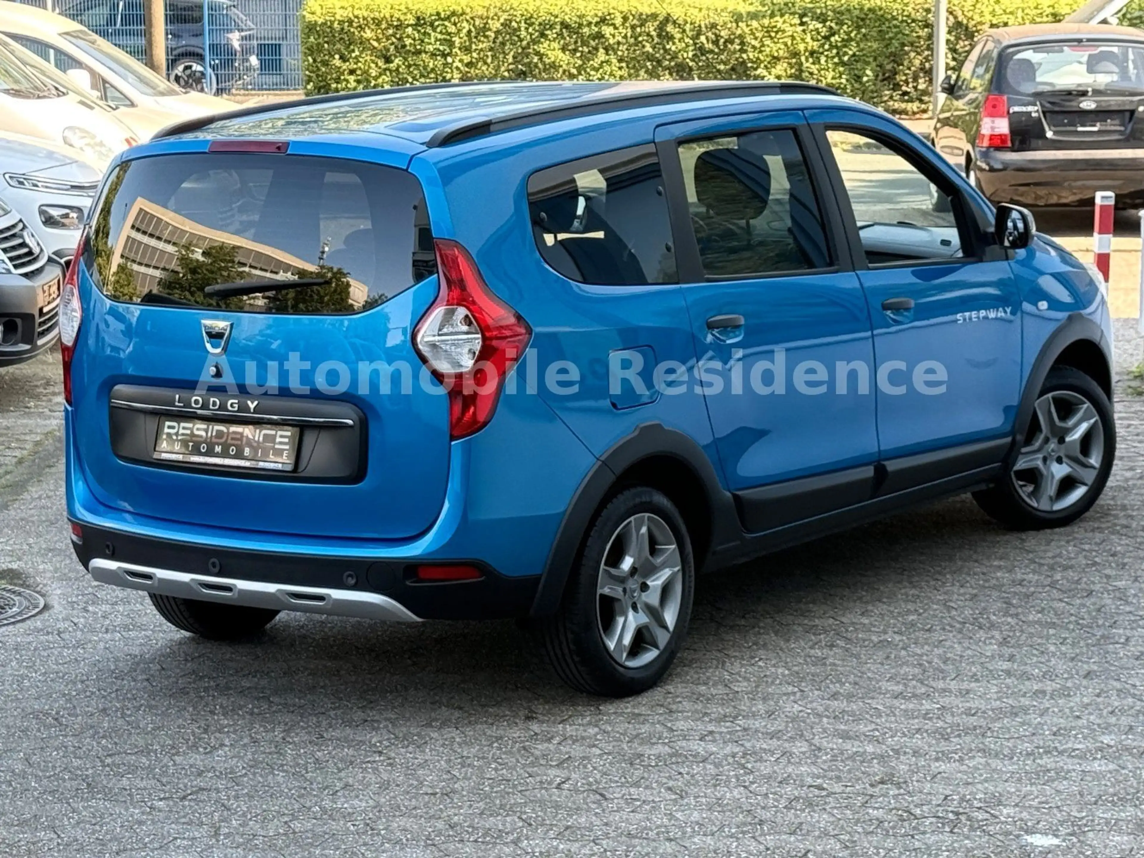 Dacia Lodgy Stepway 1.2*7SITZ*NAVISHZ*TEMP*PDC*1VB*TOP — photo 4