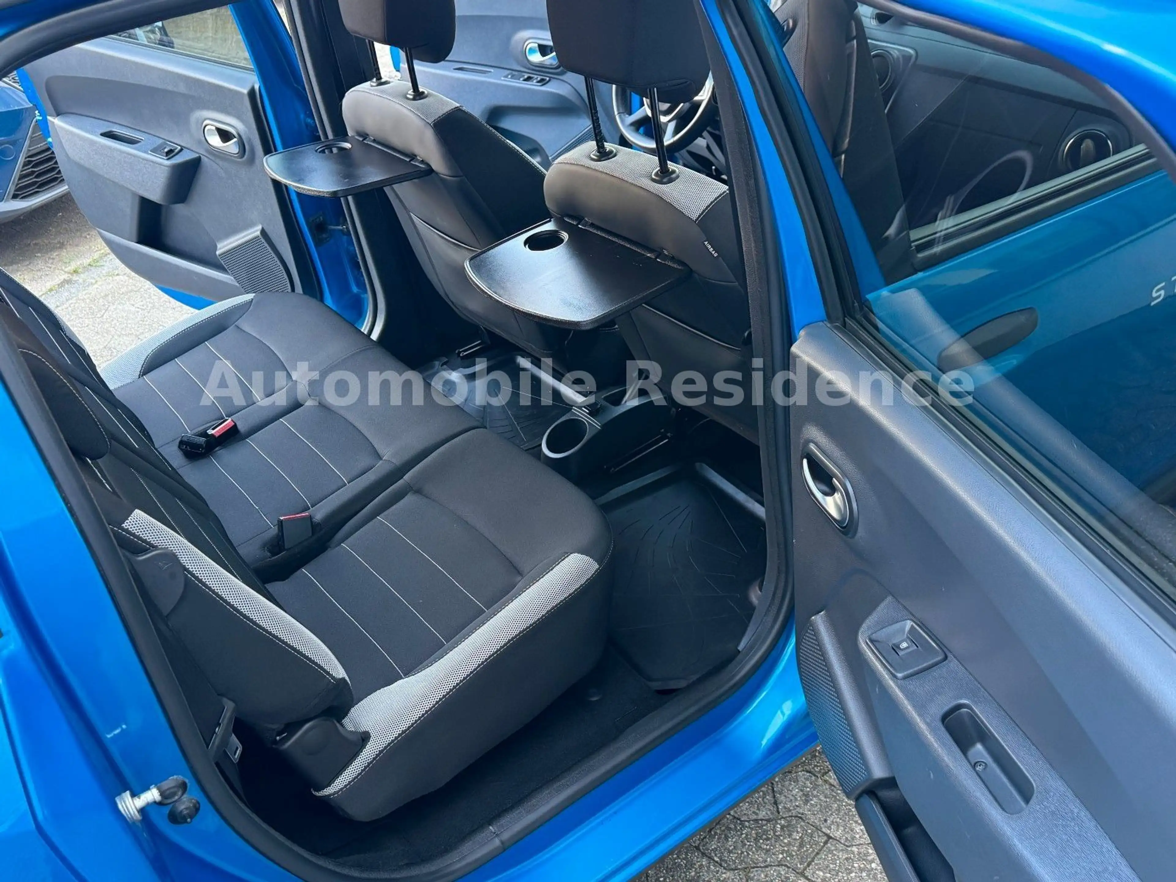 Dacia Lodgy Stepway 1.2*7SITZ*NAVISHZ*TEMP*PDC*1VB*TOP — photo 9