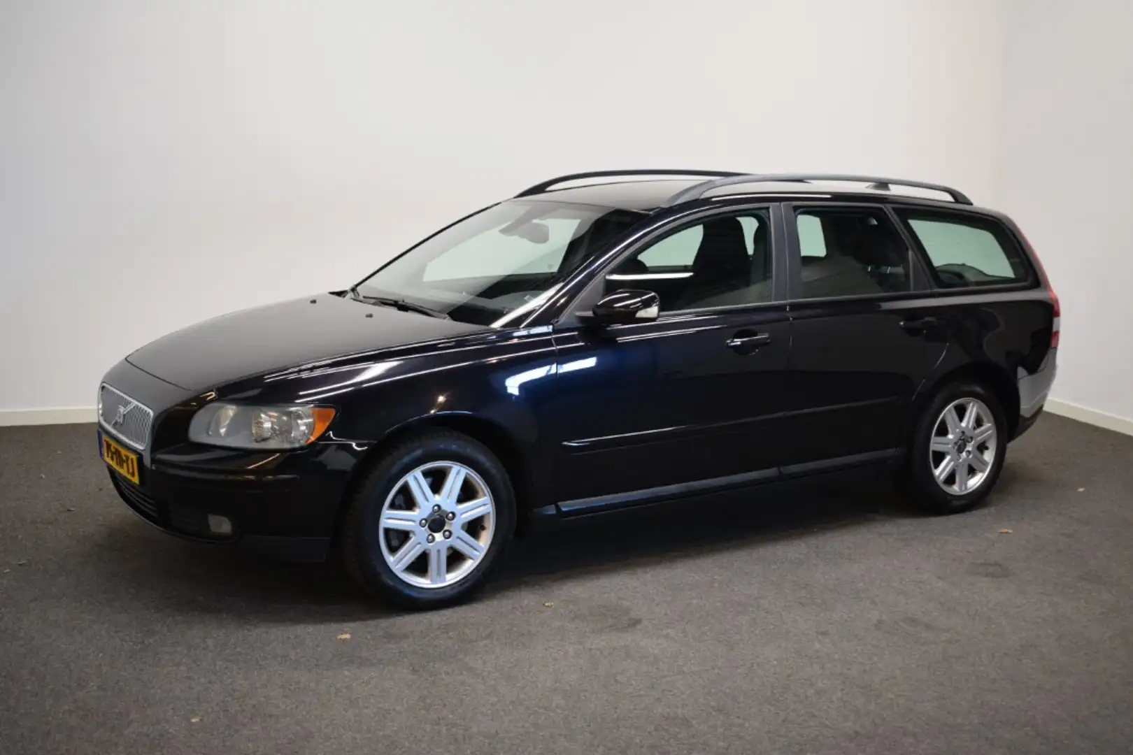 Volvo V50 2.4 5 Cil. Edition II Trekhaak 1500kg/ Airco/ Crui Noir - 2