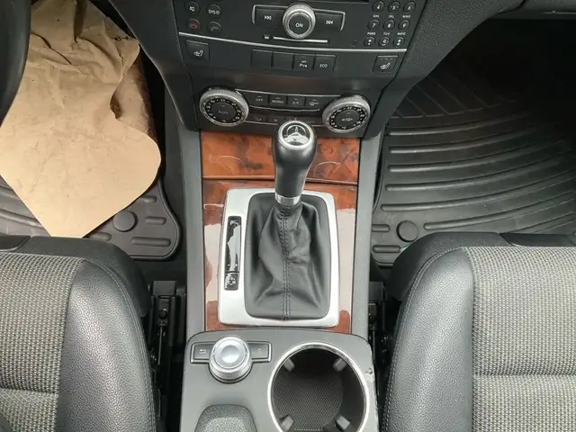 Mercedes-Benz GLK view 6