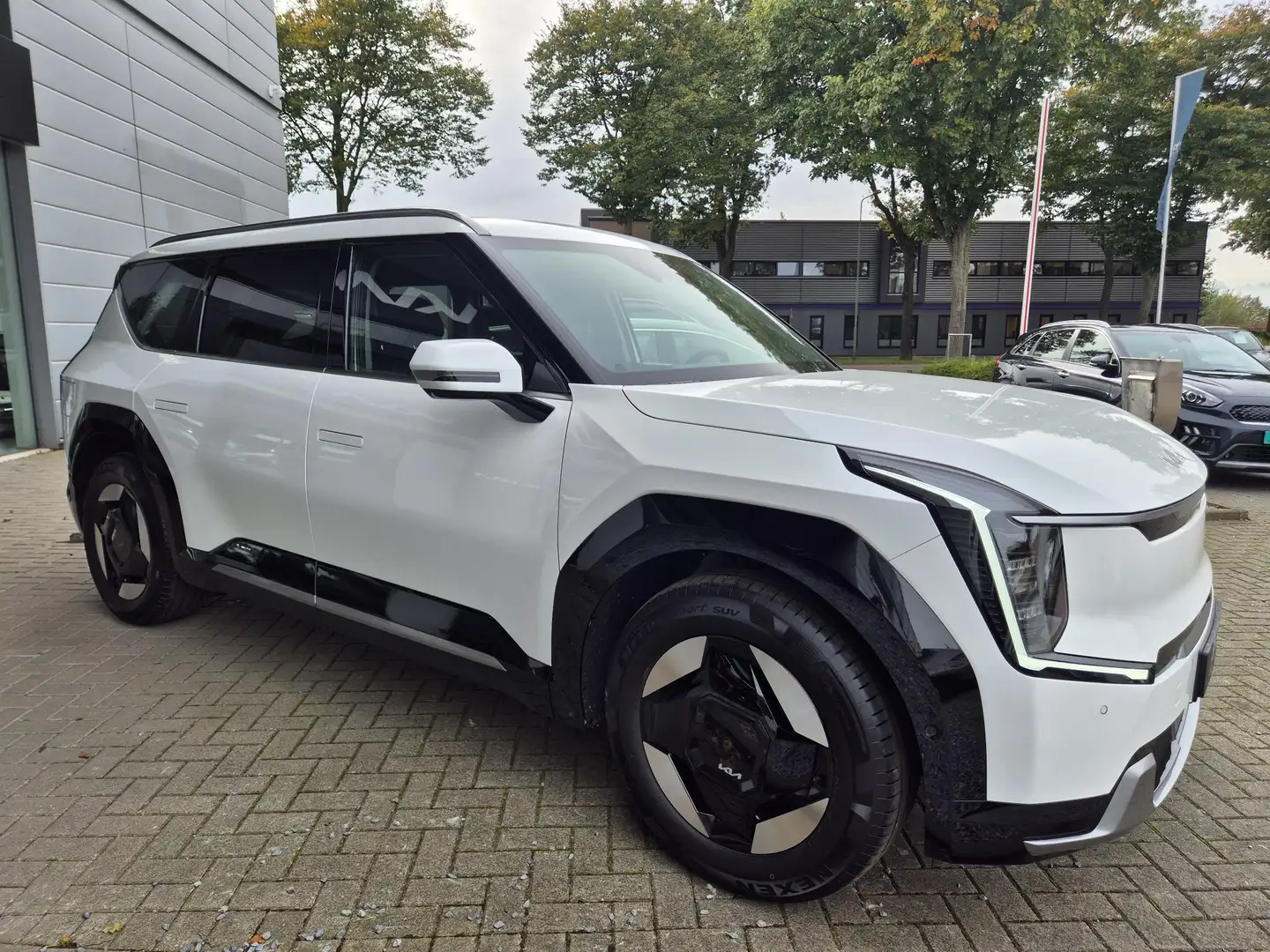 Kia EV9 Launch Edition 99.8 kWh | Direct Leverbaar | Fehér - 2
