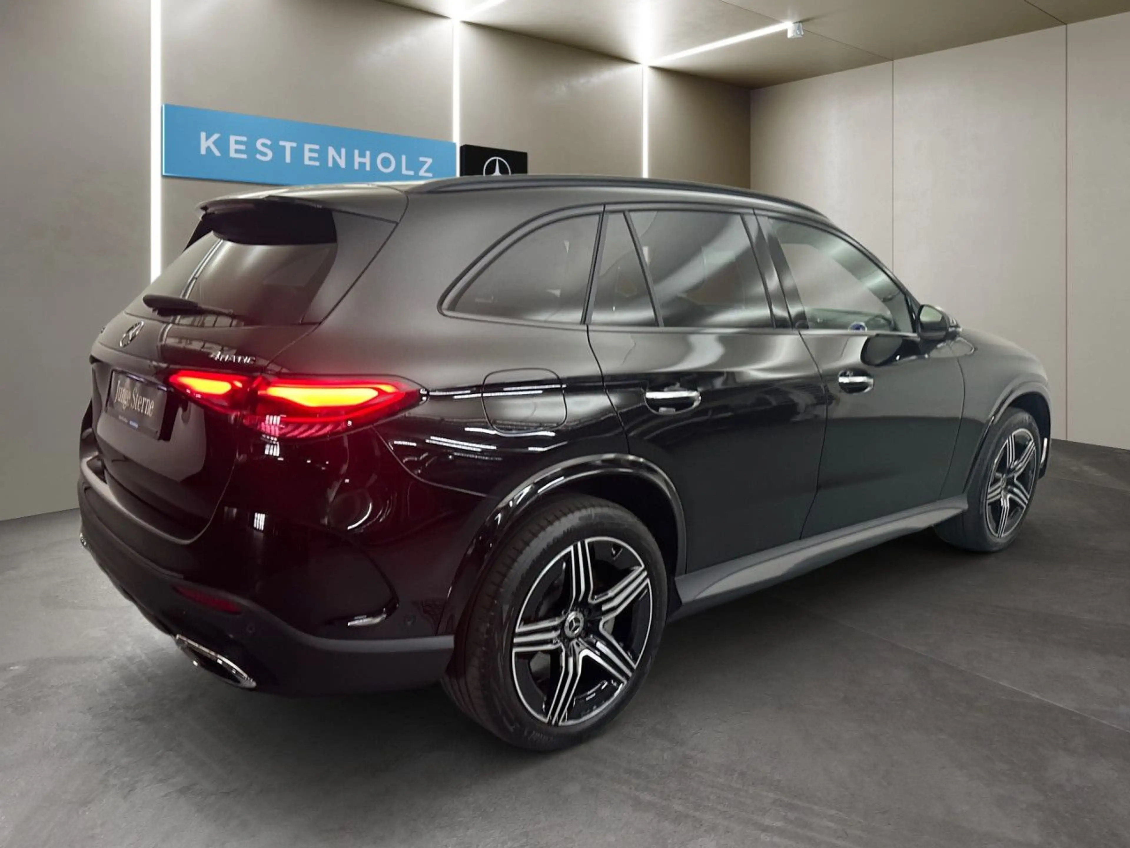 Mercedes-Benz GLC 400 e 4M AMG Fahrass WideScreen Burmester HUD — photo 4