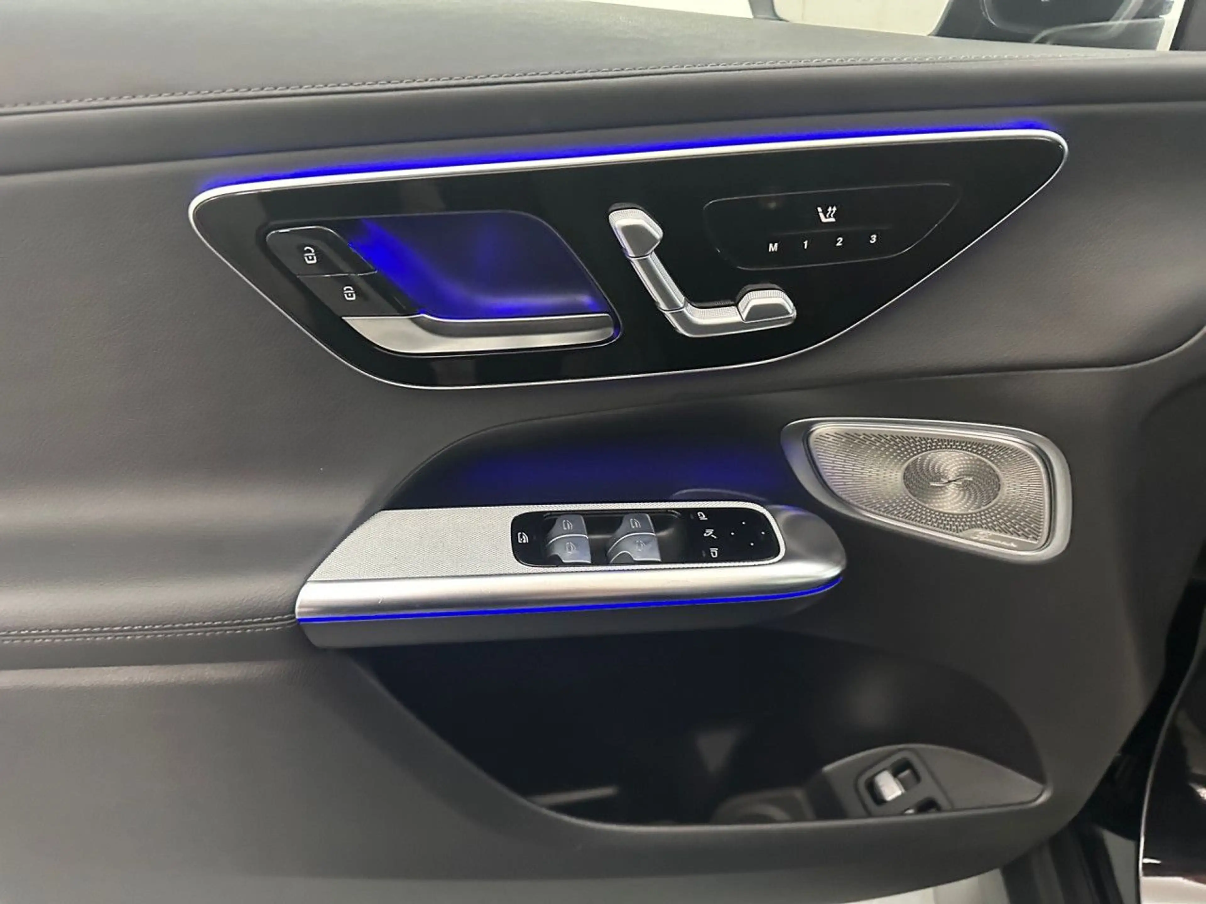 Mercedes-Benz GLC 400 e 4M AMG Fahrass WideScreen Burmester HUD — photo 14