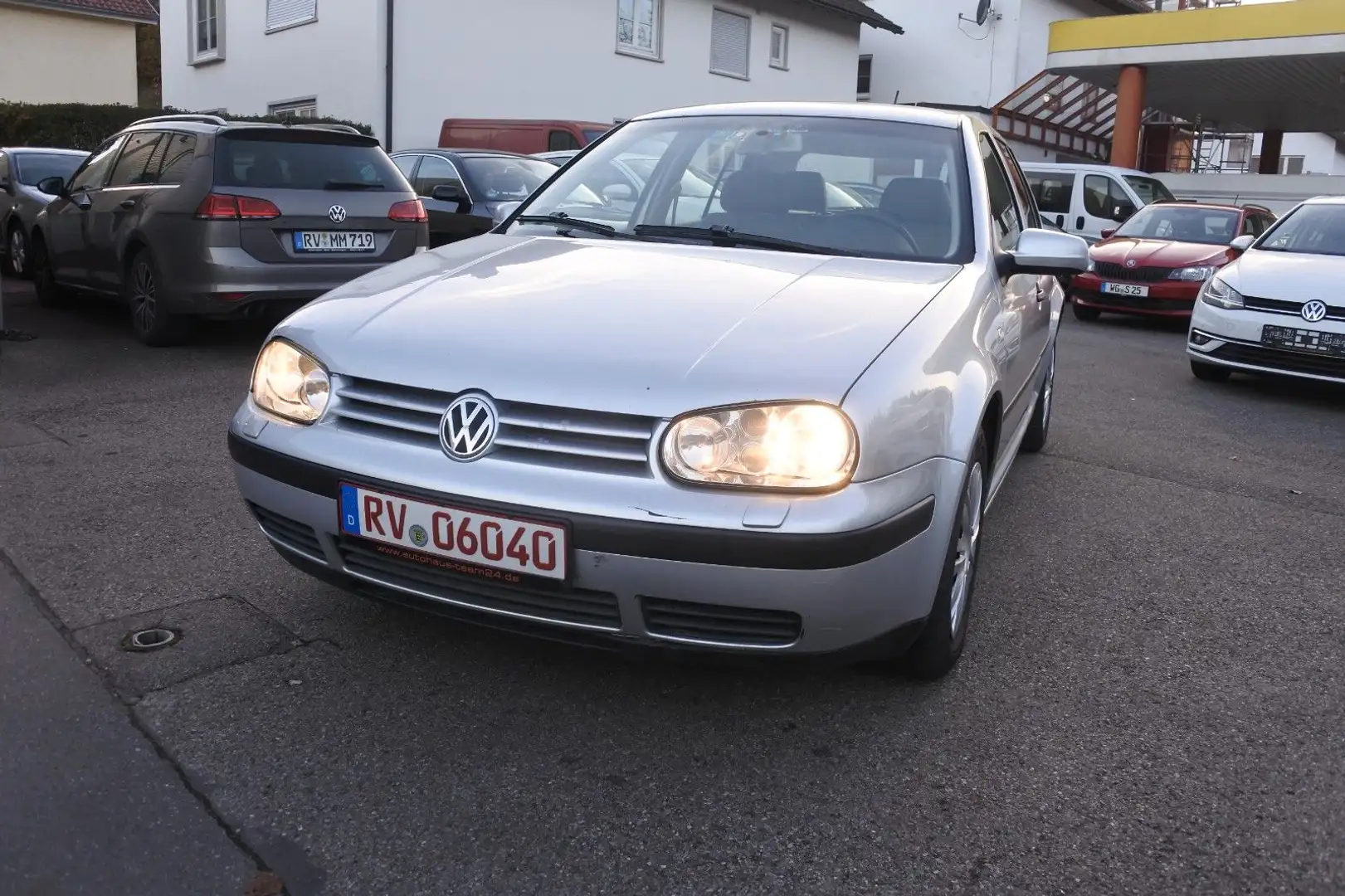 Volkswagen Golf 1.9TDI 74kW  Special 4-türig Zilver - 2