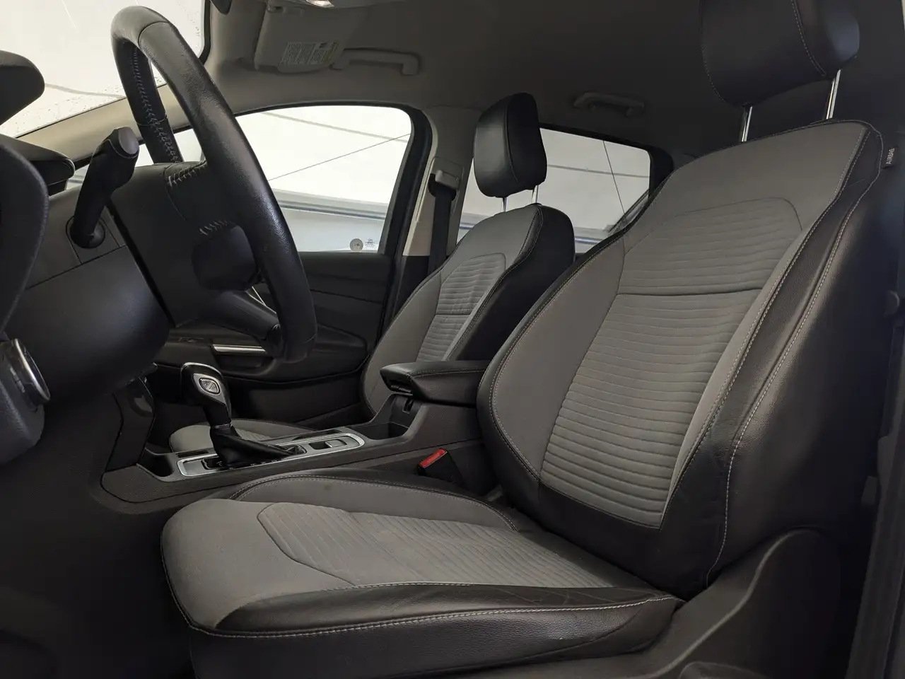 Ford Escape снимка Ford Escape
