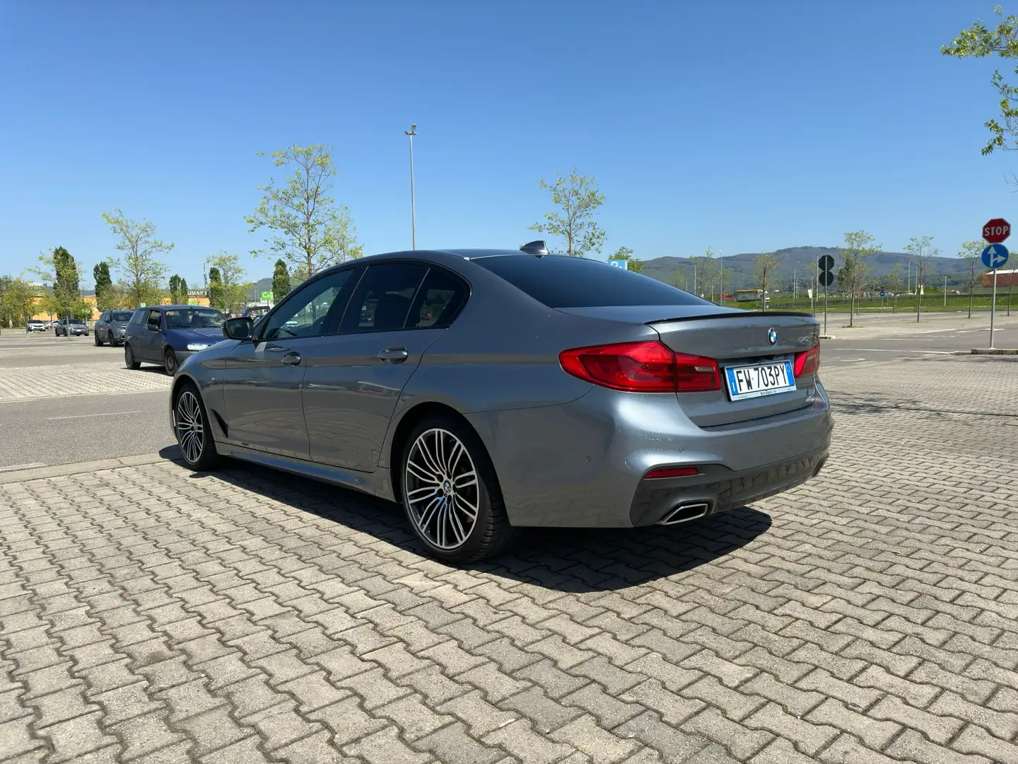 BMW 540 Serie 5 G30 2019 Berlina 540i Xdrive Msport Srebrny - 2
