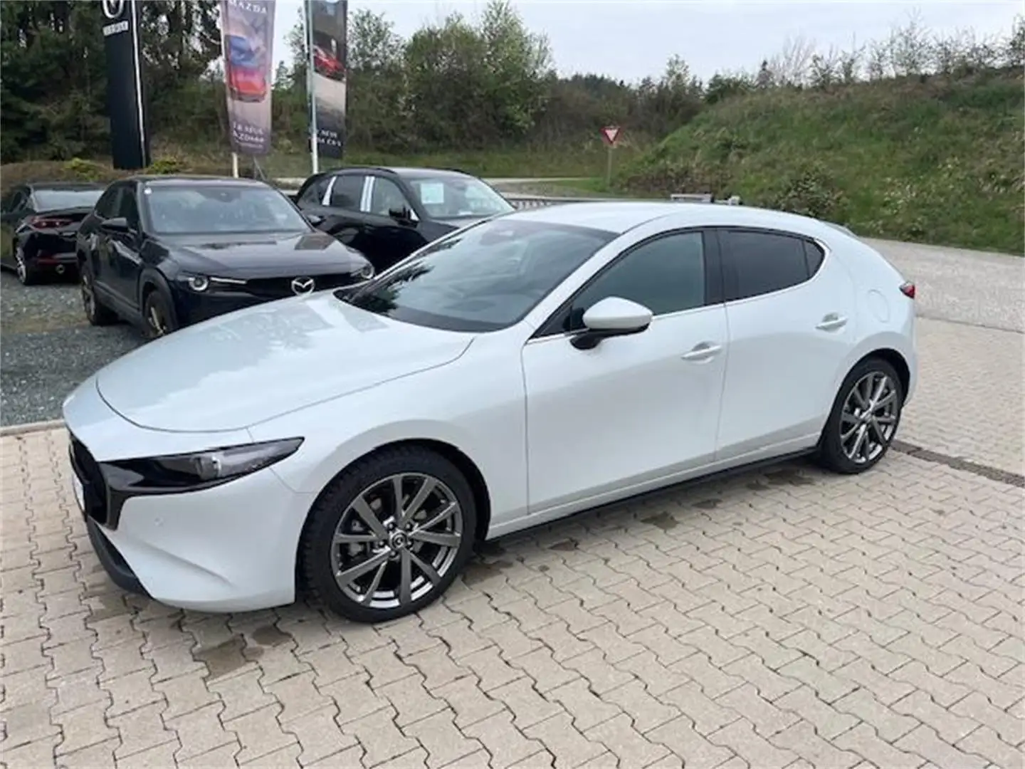 Mazda 3 e-Skyactiv-G140 Exclusive-Line Jahreswagen inkl. Weiß - 1