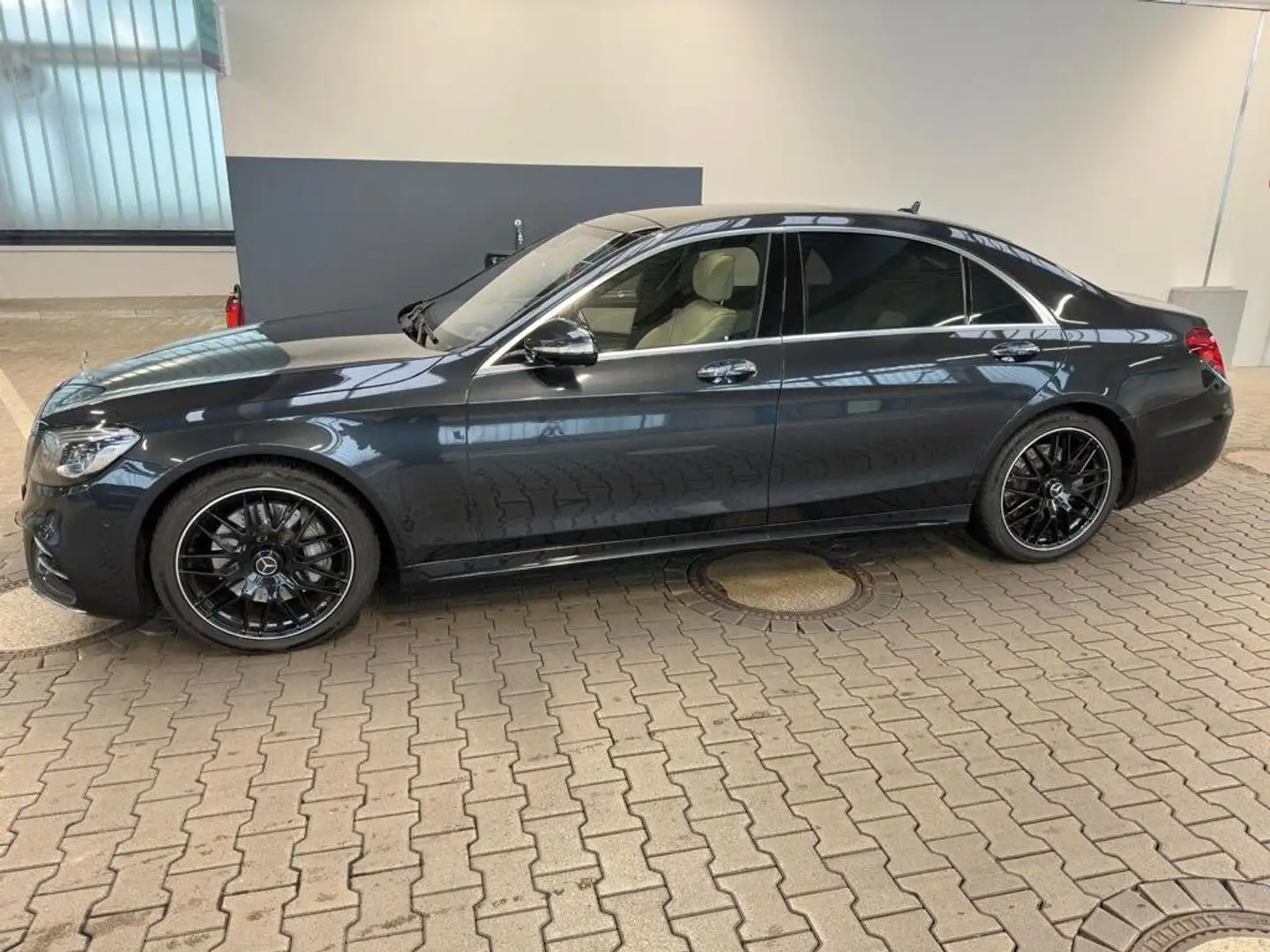 Mercedes-Benz S 560 S 560 4Matic 9G-TRONIC Fekete - 1