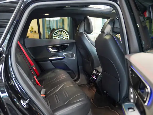 Mercedes-Benz EQE view 13
