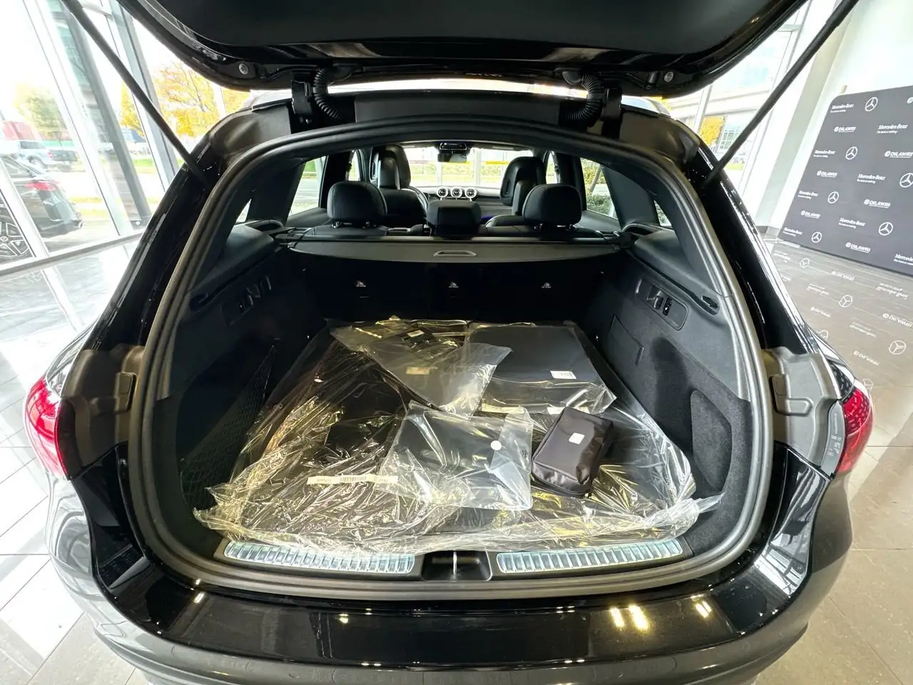 Mercedes-Benz GLC снимка Mercedes-Benz GLC