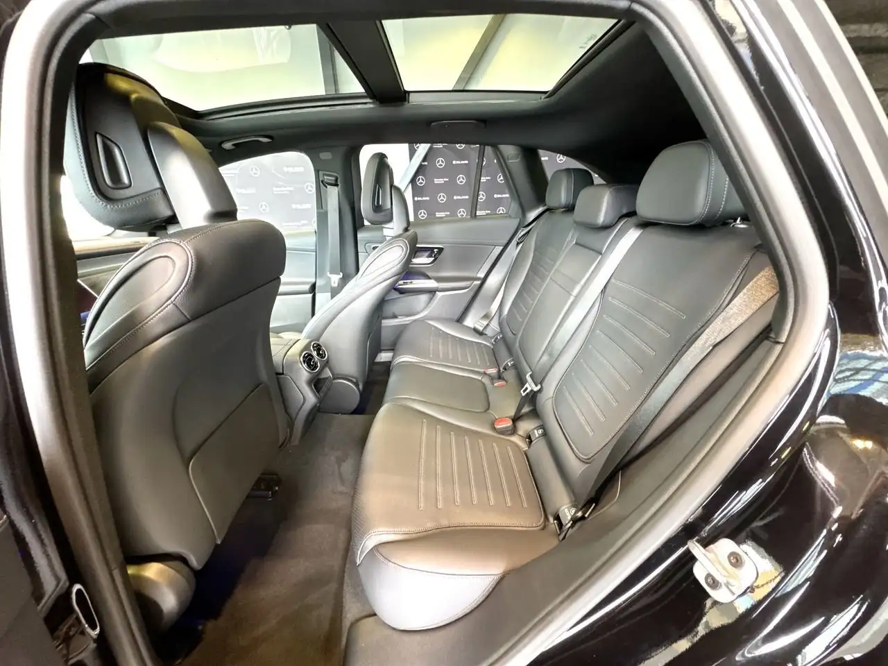 Mercedes-Benz GLC снимка Mercedes-Benz GLC