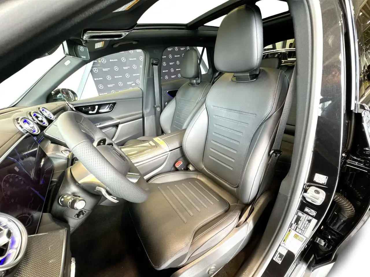 Mercedes-Benz GLC снимка Mercedes-Benz GLC