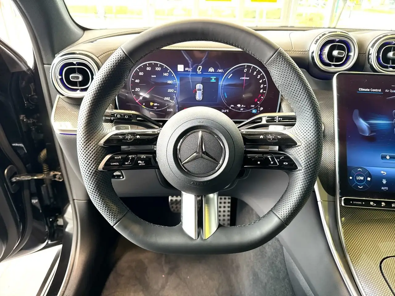 Mercedes-Benz GLC снимка Mercedes-Benz GLC