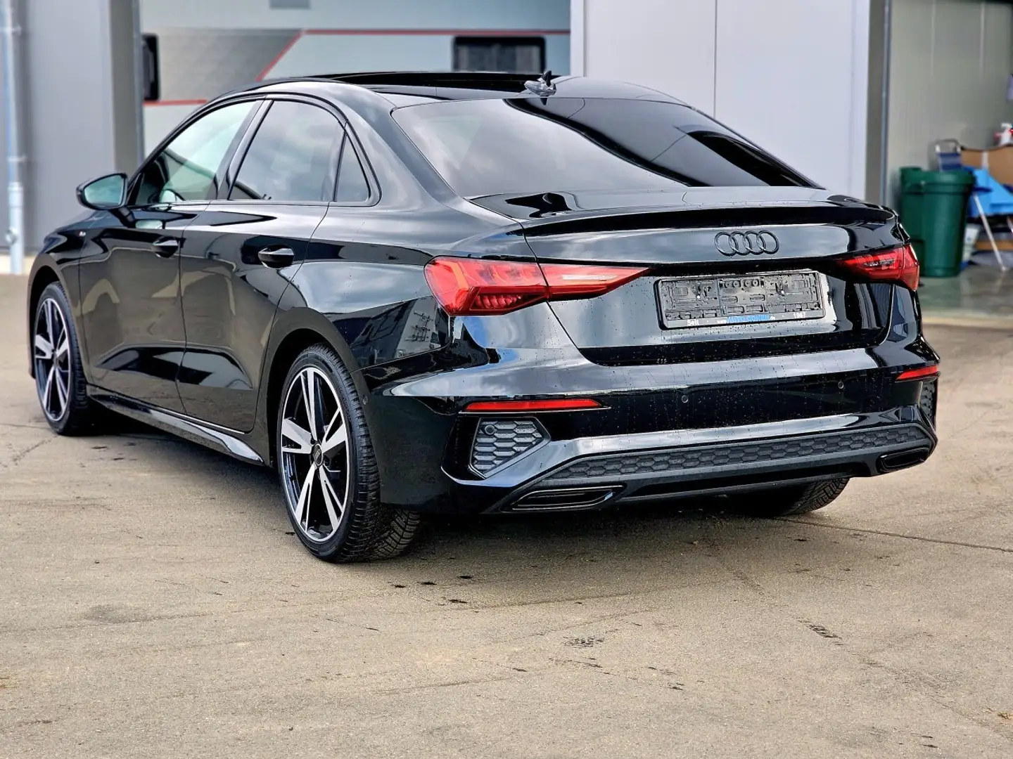 Audi A3 35 TFSI Lim. S tronic S-Line LED+SSD+NAV+Sound Schwarz - 2