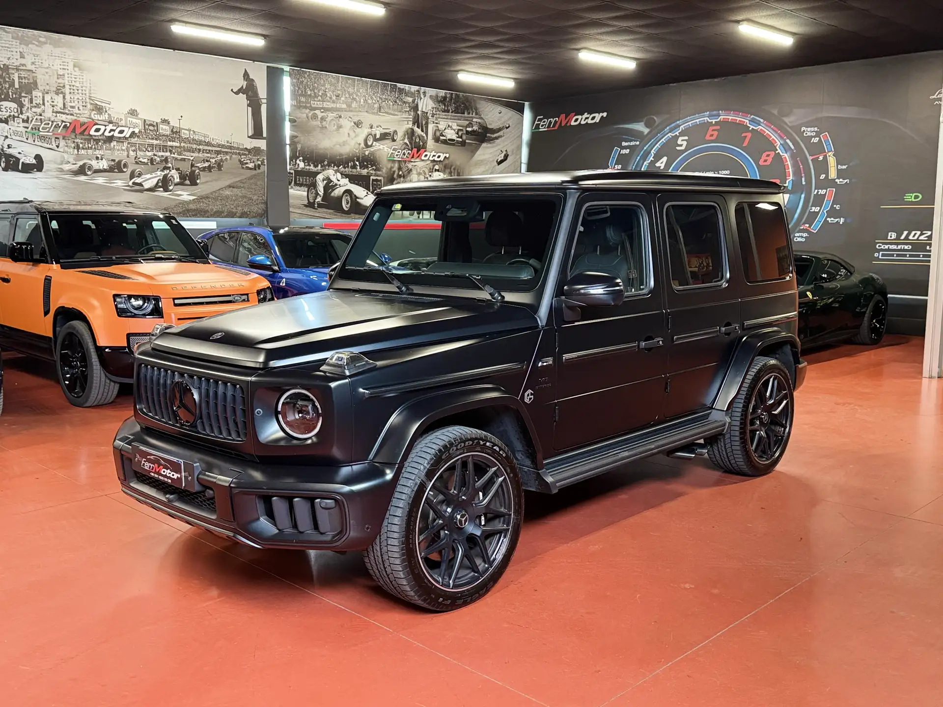 Mercedes-Benz G-Class 2024 블랙 사진 2