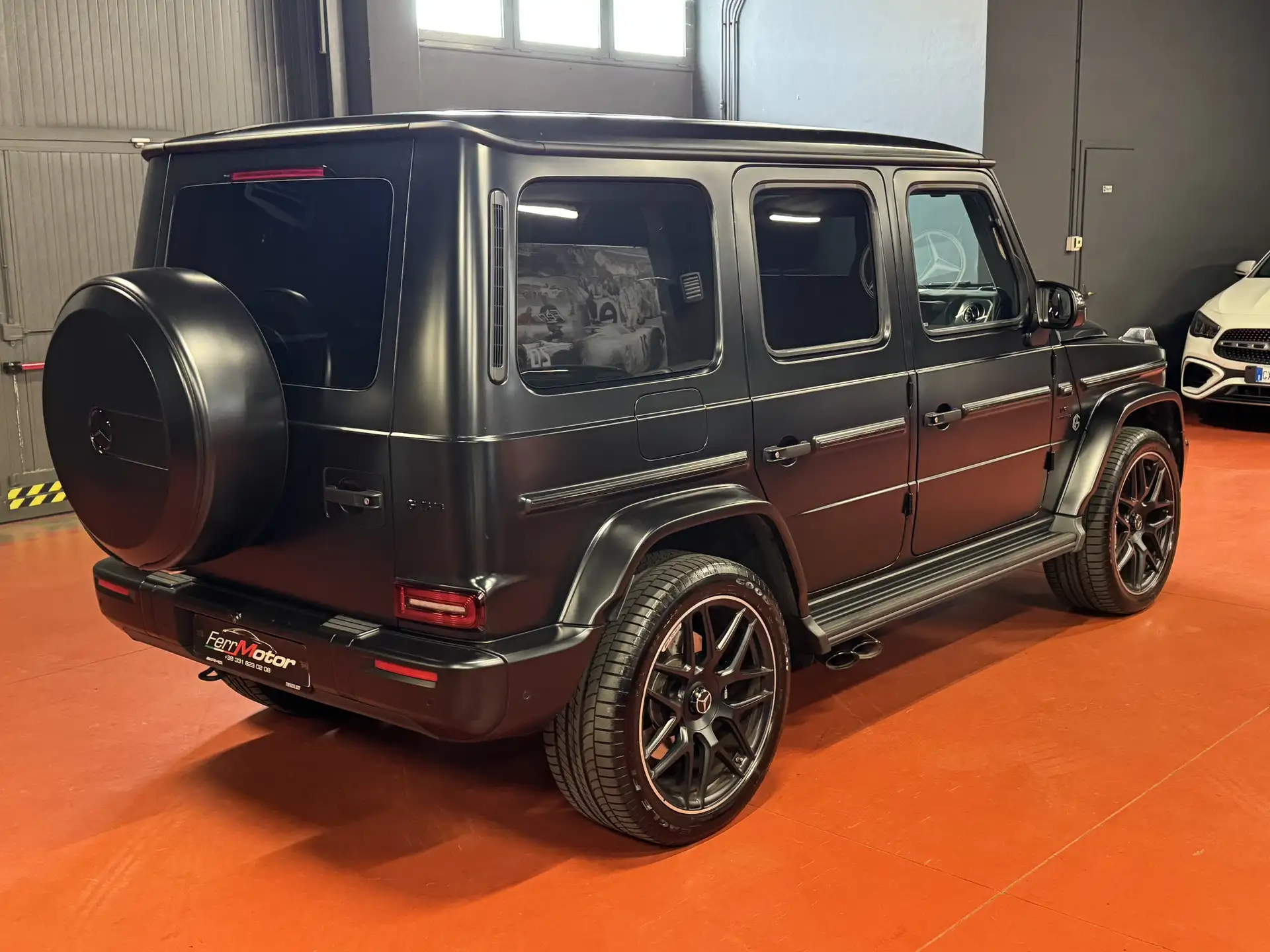 Mercedes-Benz G-Class 2024 블랙 사진 7